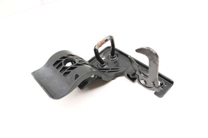 Upper Hood Latch / Lever 8P0823480 main product photo