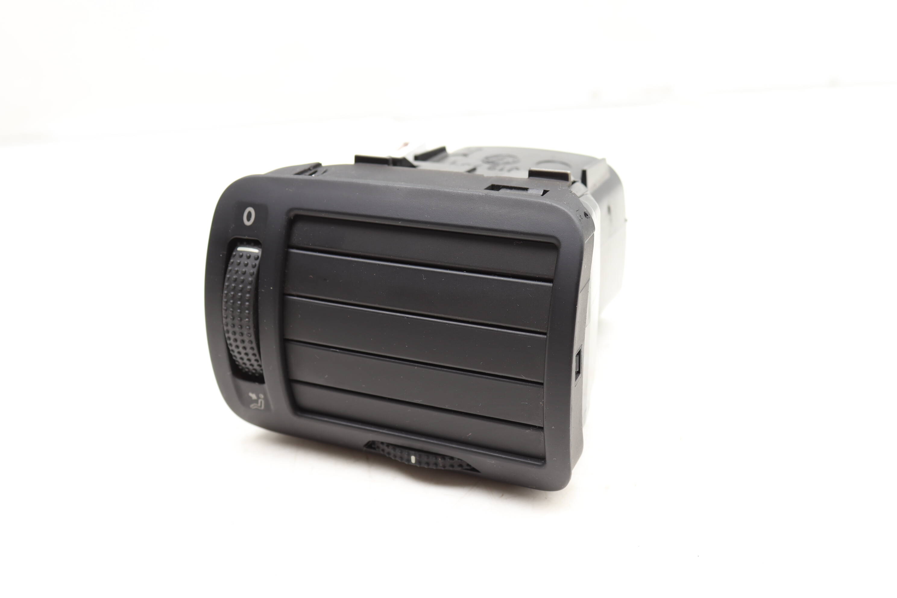 Dash&#x20;Air&#x20;Vent&#x20;3B0819704D