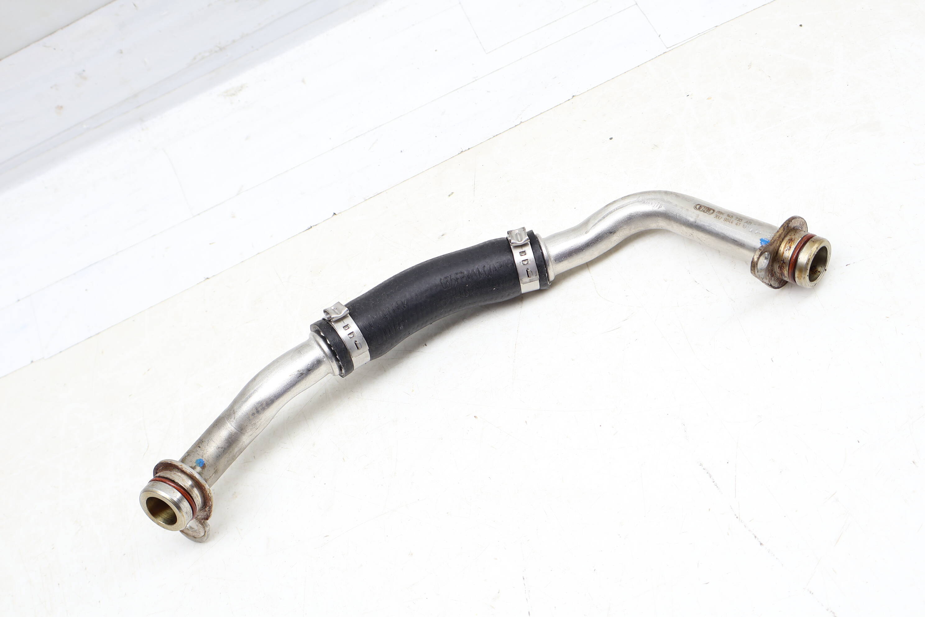 Turbo Oil Return Line / Pipe 06K145735AB