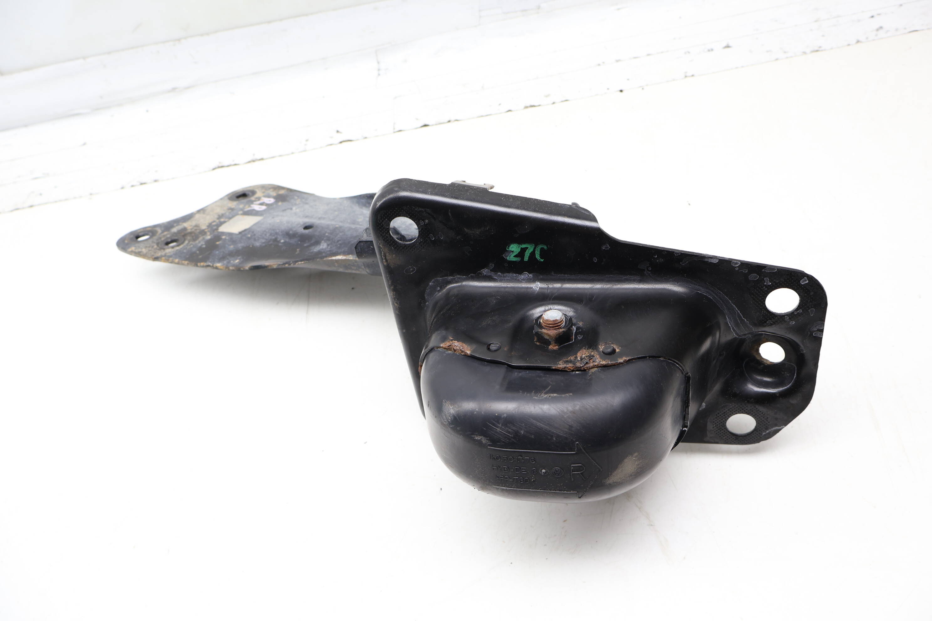 Trailing Arm Bracket / Cover 1K0505130L