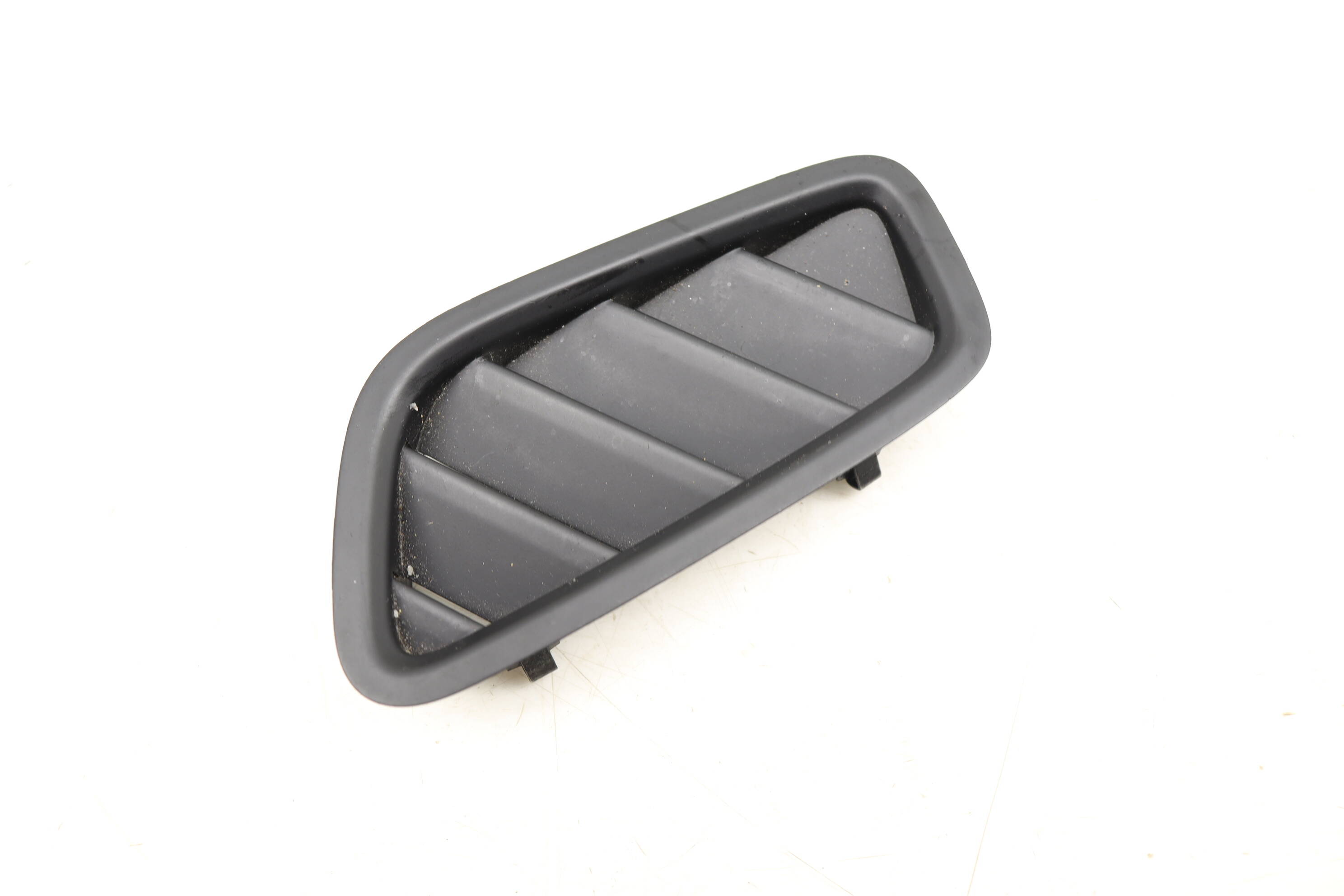 Upper Defrost Air Vent 95B819705A