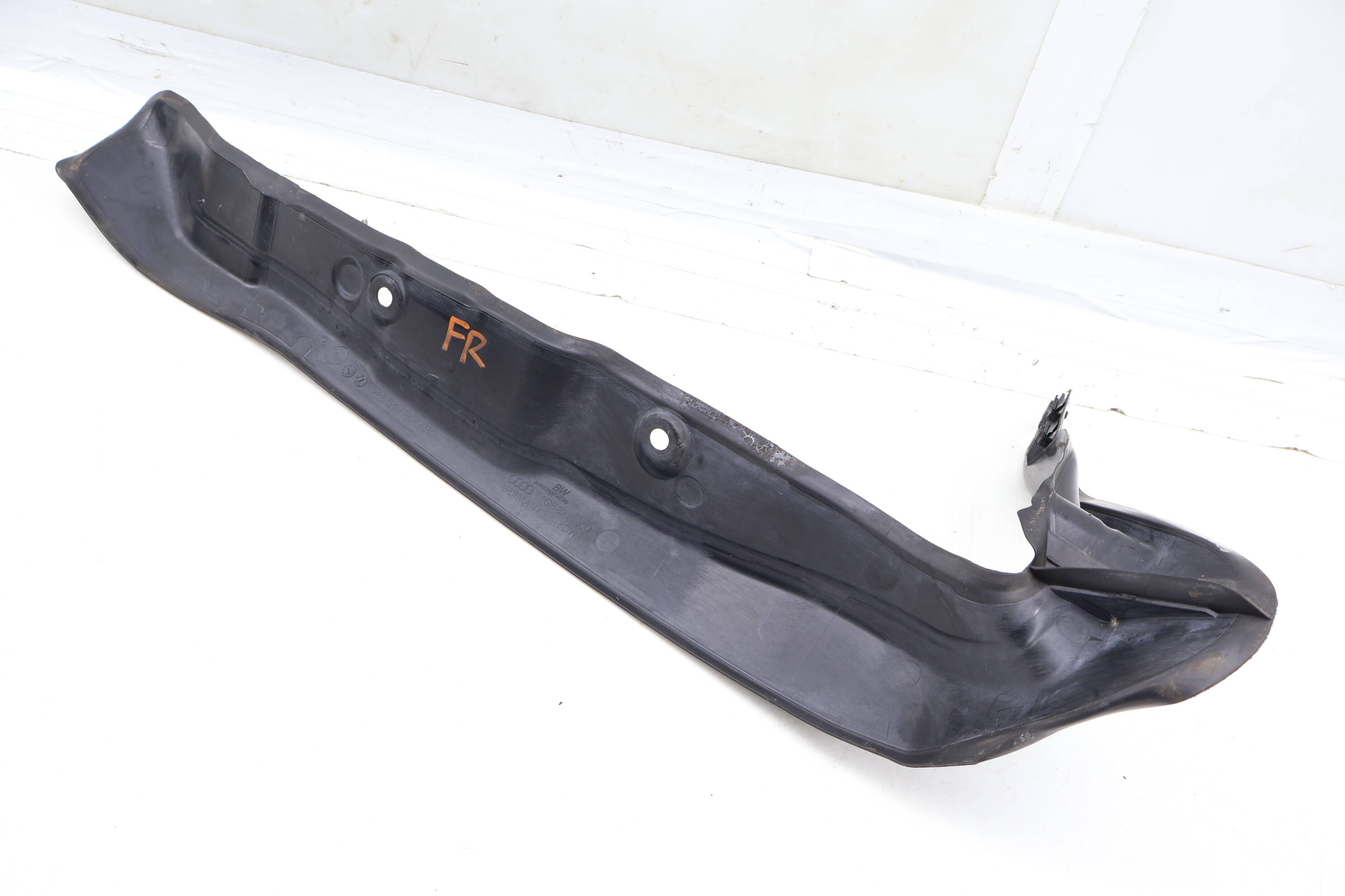 Inner Fender End Plate / Cover 4G8821112A