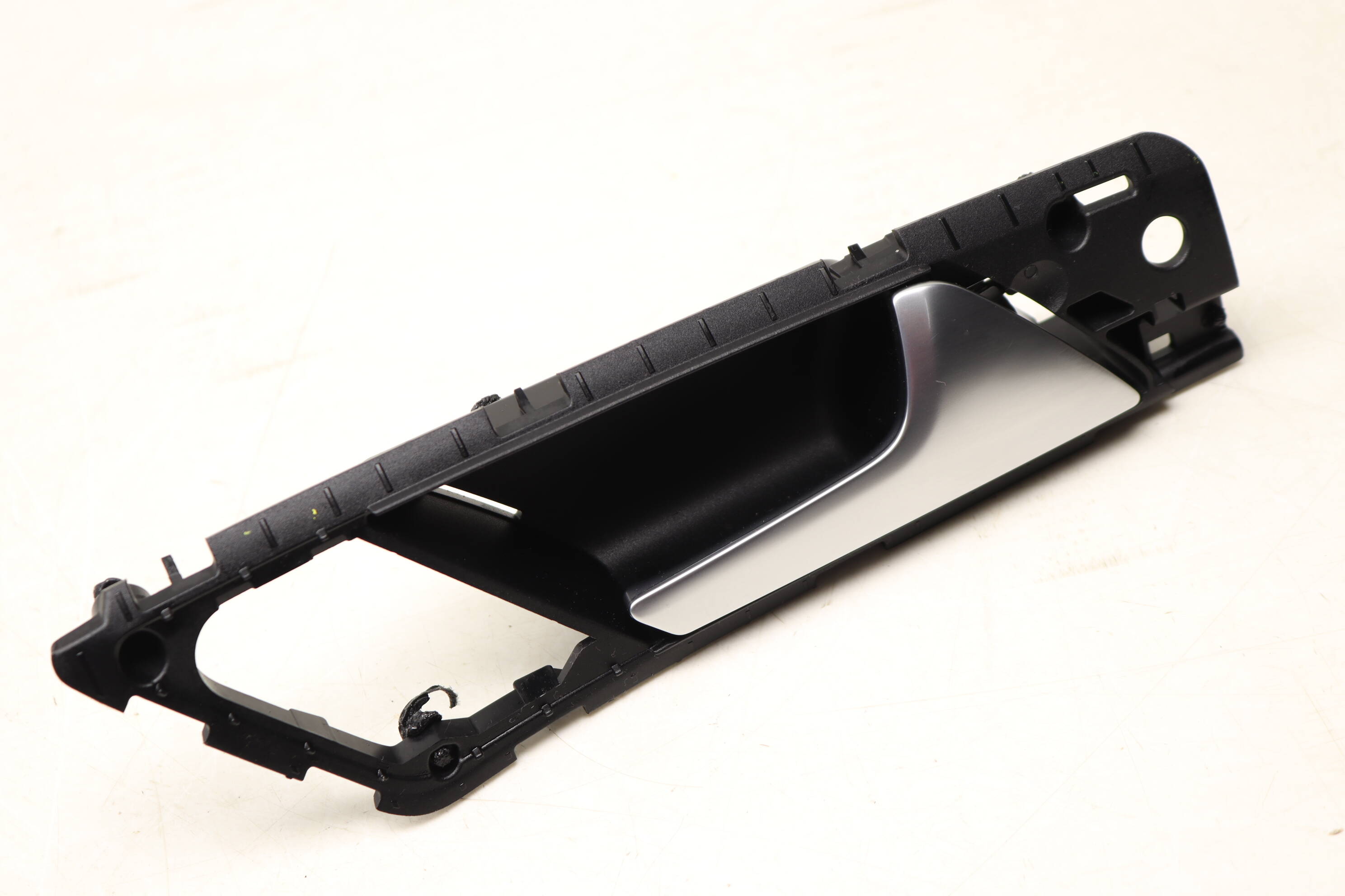 Interior Door Release / Handle 5G0839114