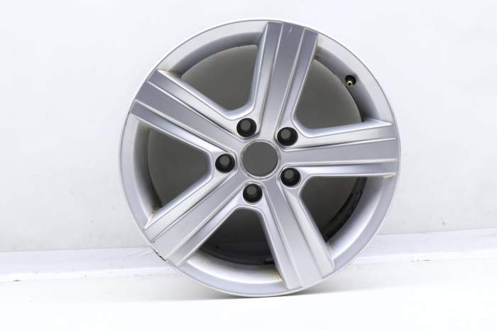 16" Inch Alloy Rim / Wheel (Dover) 5G0601025BB main product photo