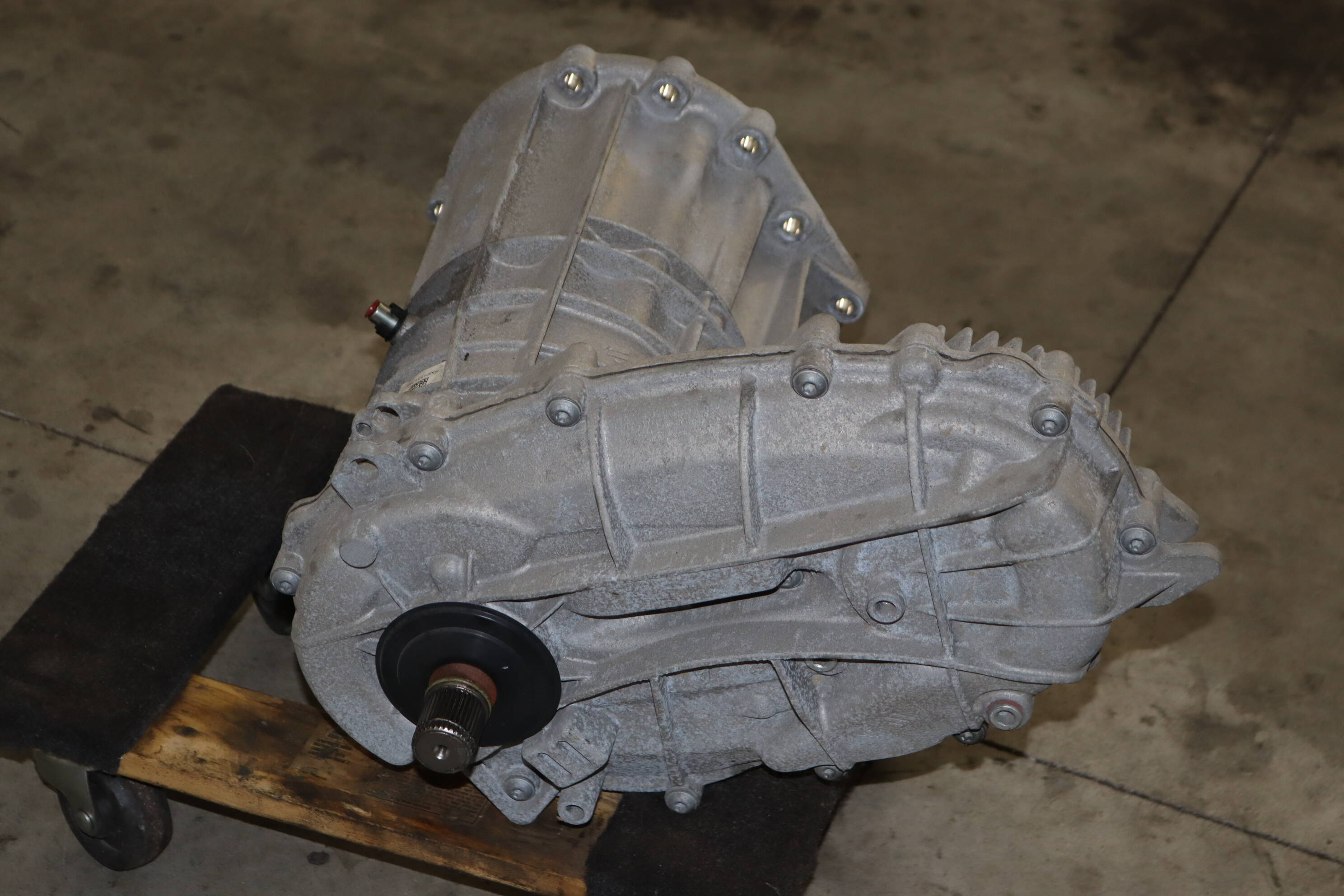 Porsche Transfer Case / Box (Cayenne) 0C2341041L 