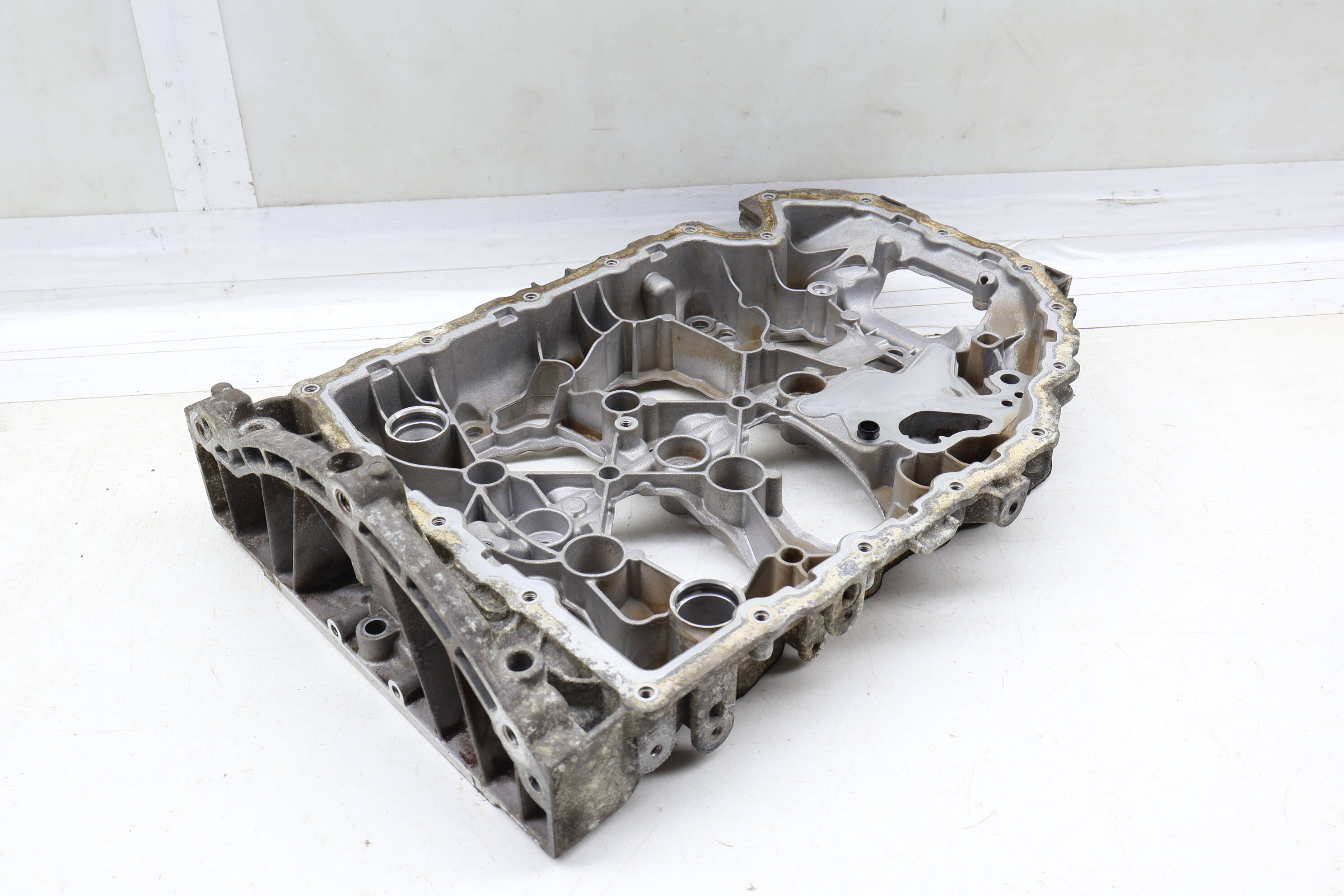 Upper Engine Oil Pan / Sump 06K103603BC