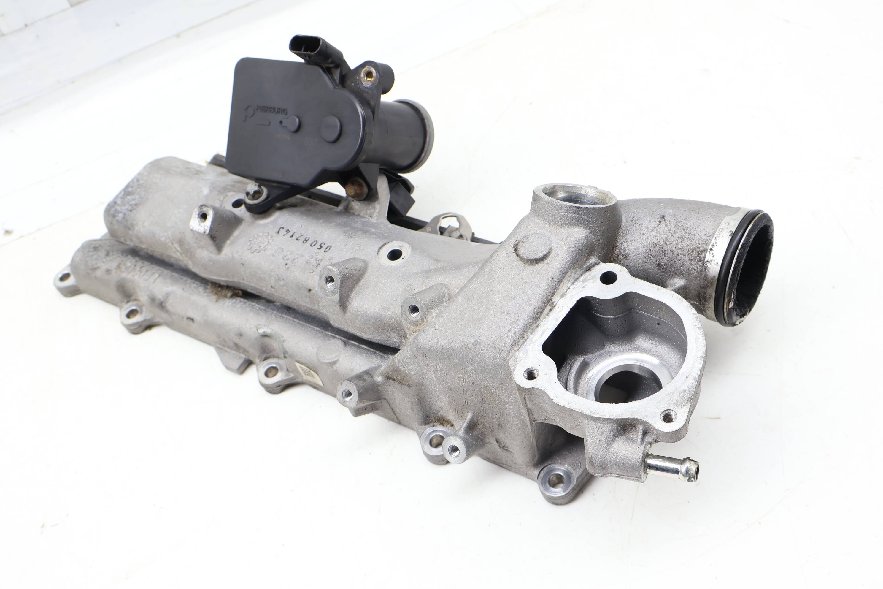 Diesel Intake Manifold 6420900637