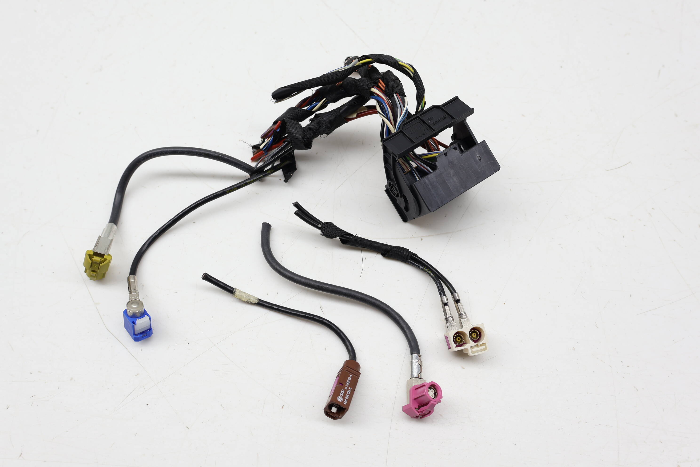 Bluetooth / Sd / Cd Control Unit Wiring Connector Set