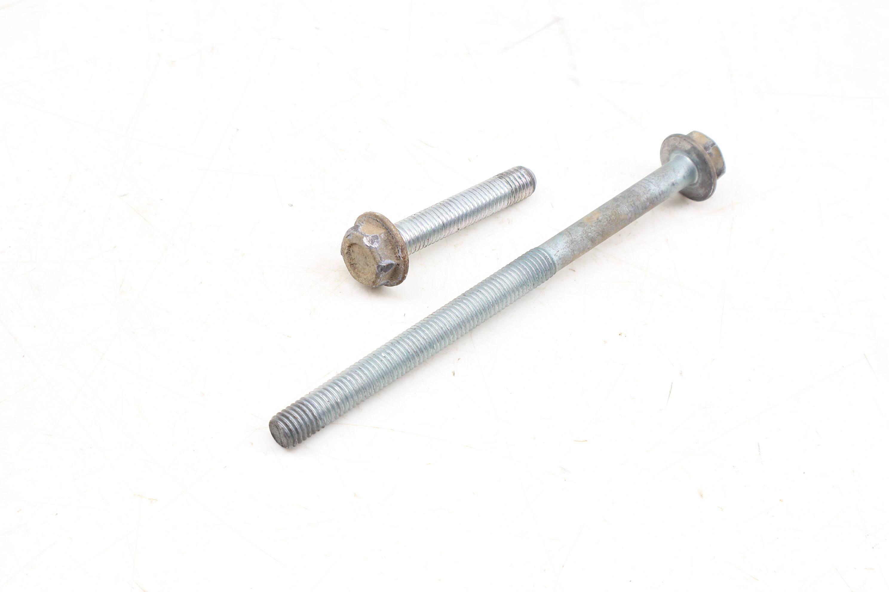Starter Screw / Bolt Set (2)