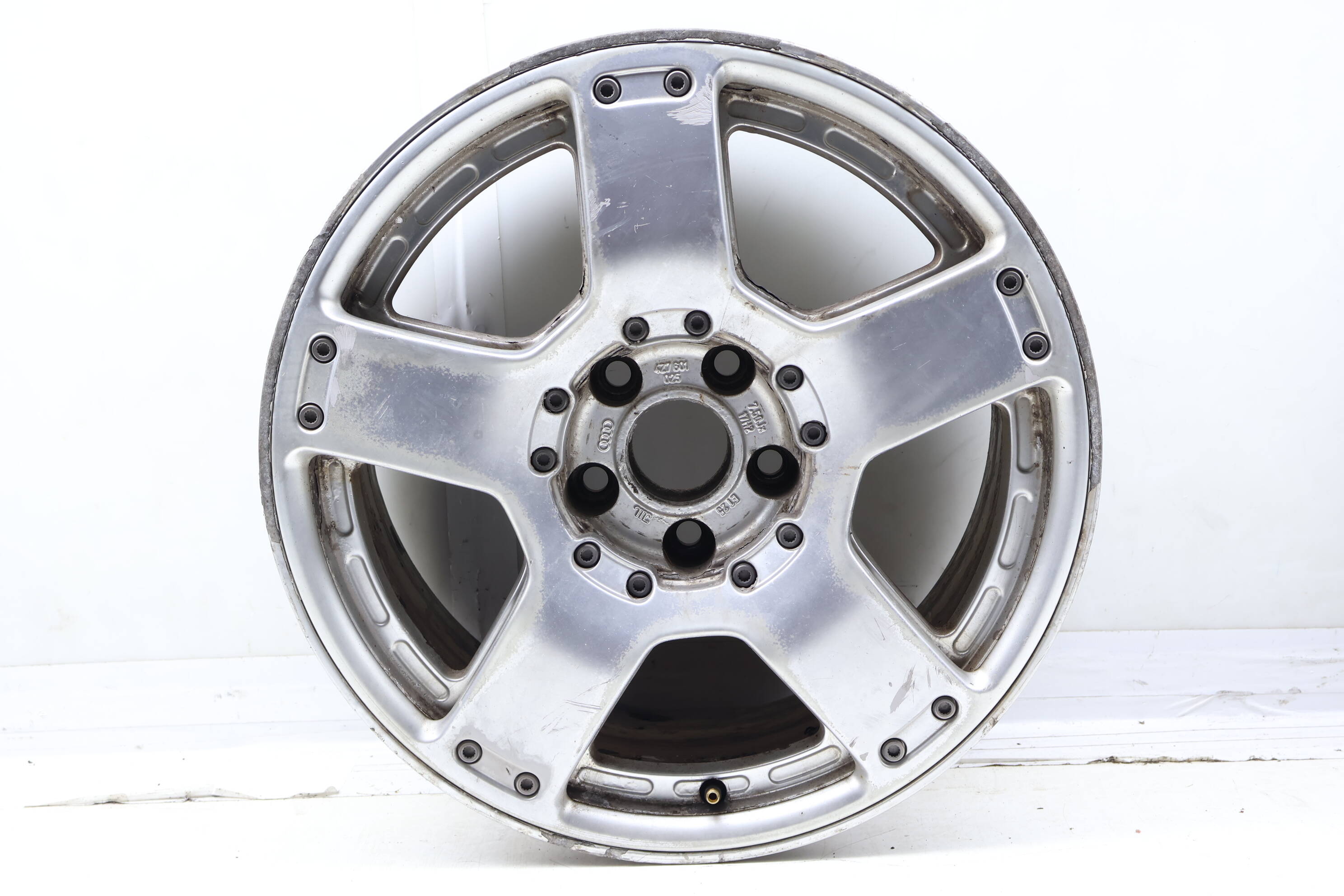 17" Inch Alloy Rim / Wheel (5-Spoke) 4Z7601025