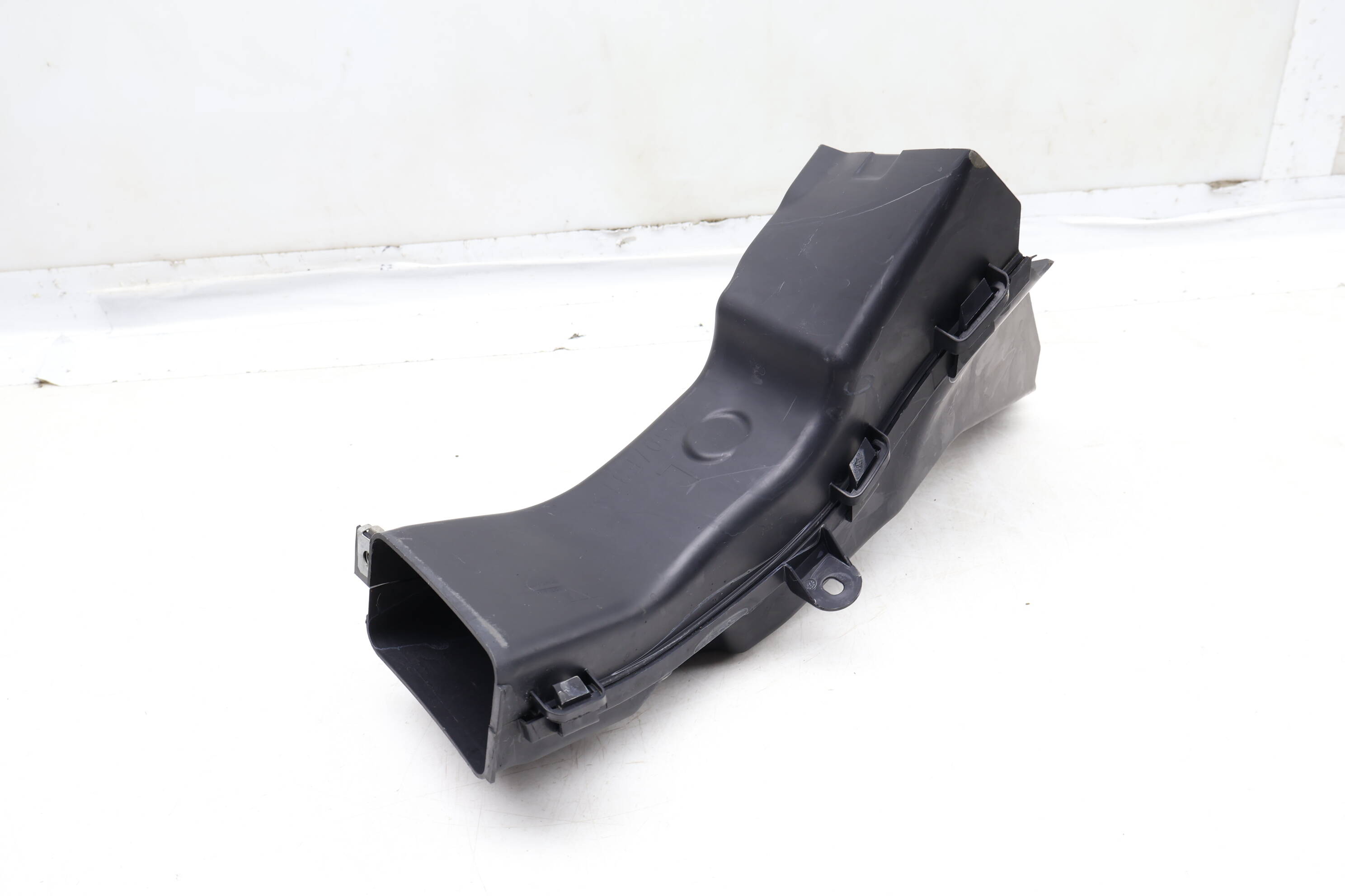 Brake&#x20;Air&#x20;Duct&#x20;&#x2F;&#x20;Tube&#x20;51747255417