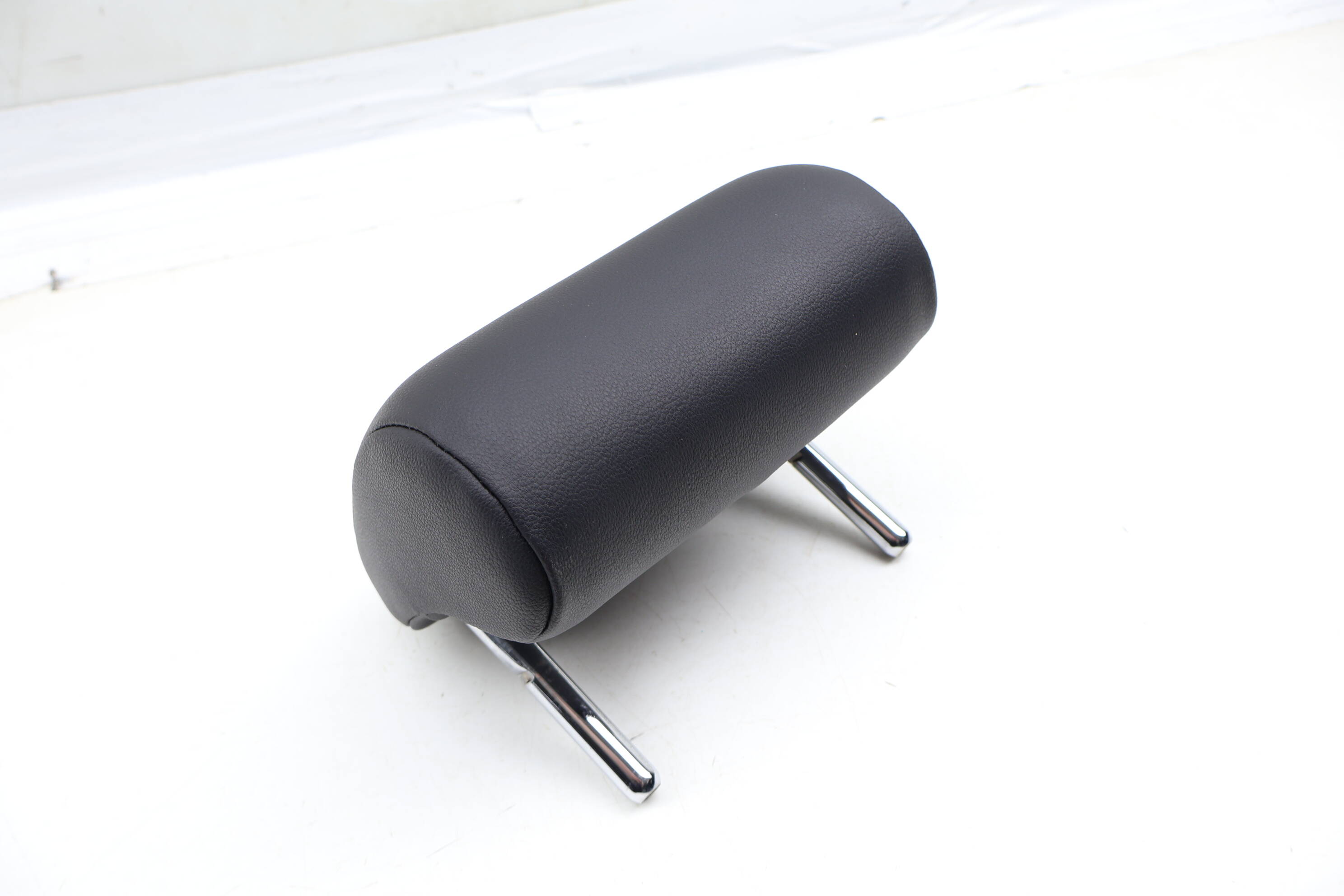 Center Seat Headrest / Head Rest 5GM885902C