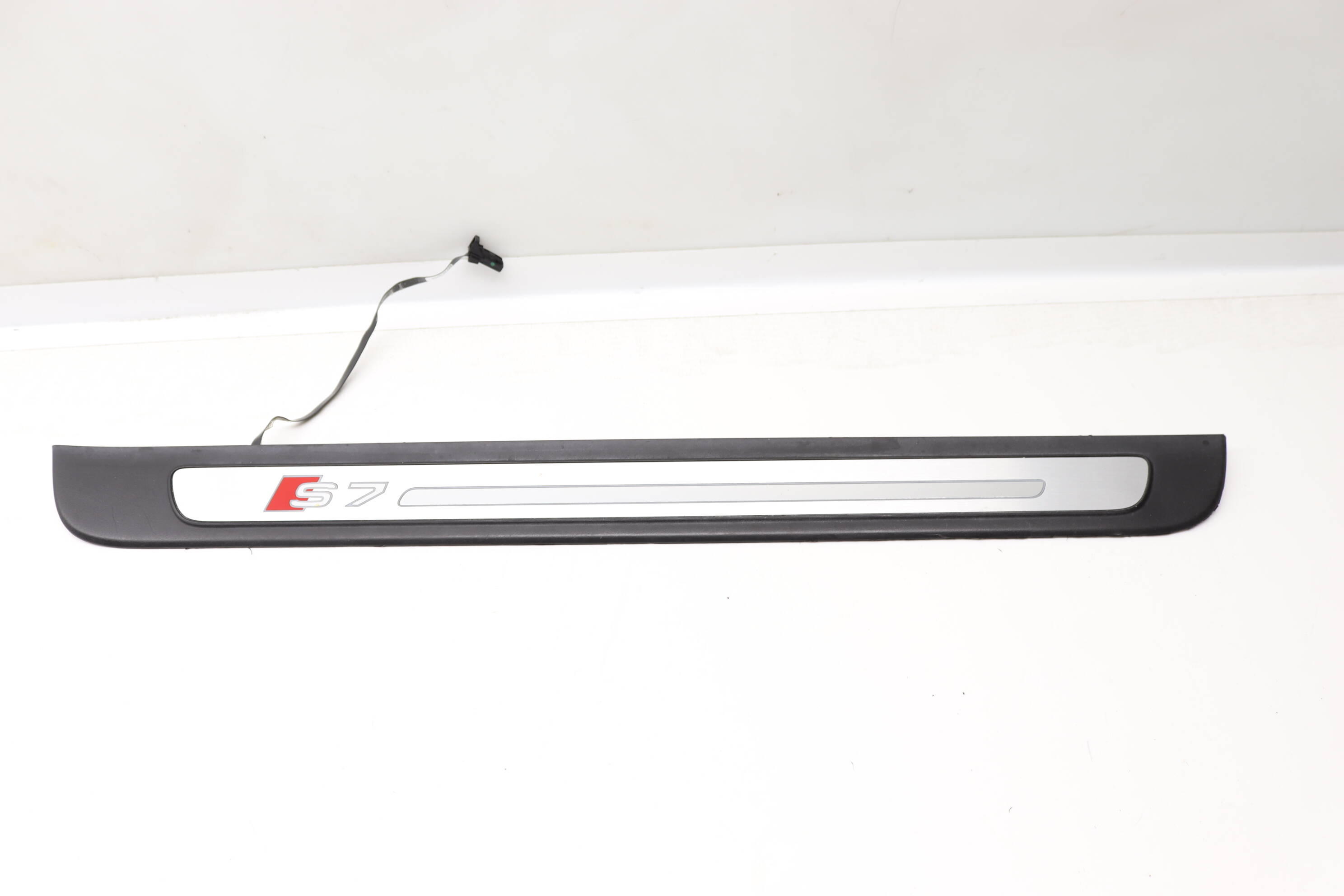 Door Sill / Light Bar (S7) 4G8947406D