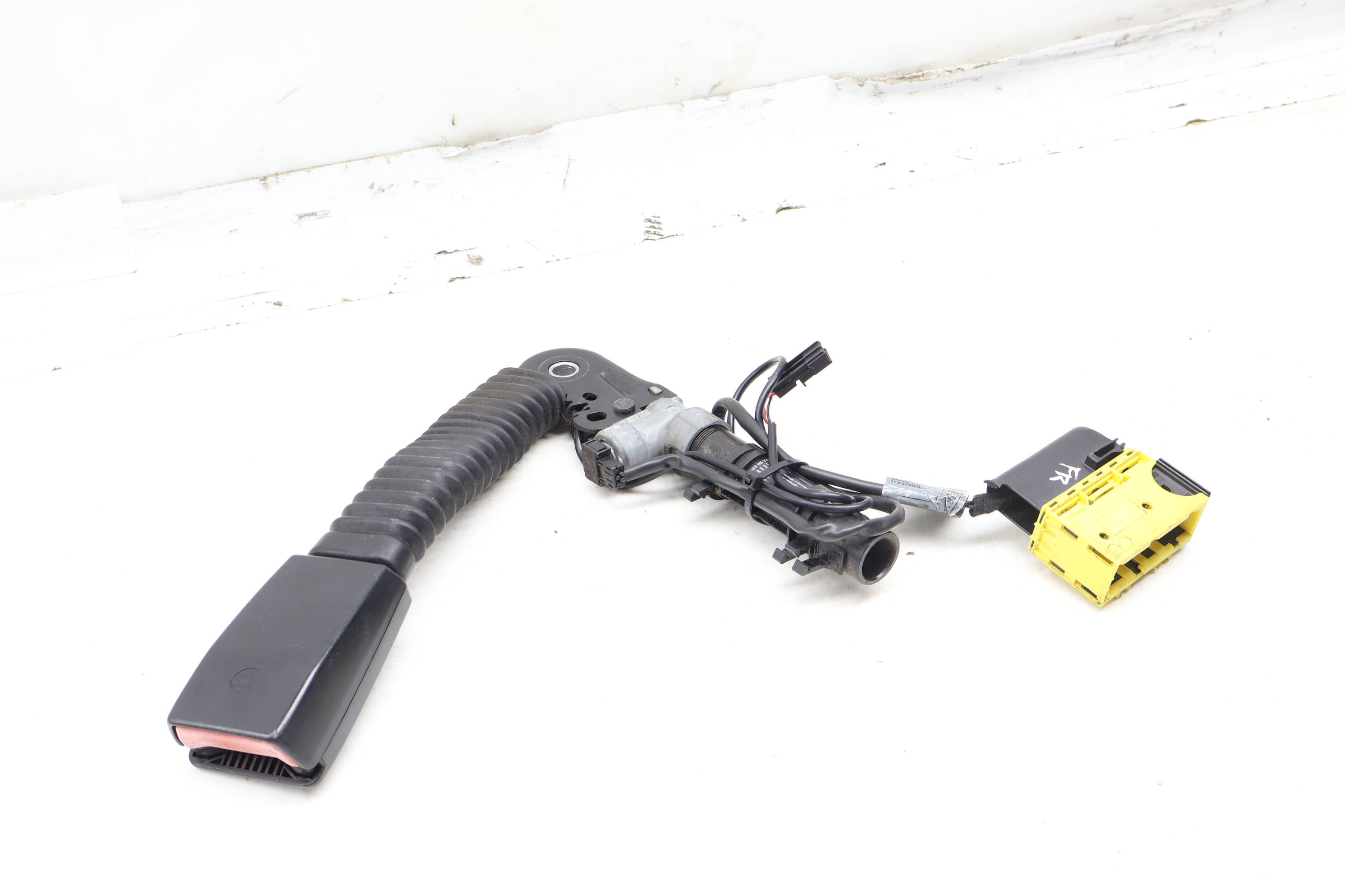 Seat&#x20;Belt&#x20;Buckle&#x20;&#x2F;&#x20;Receiver&#x20;72116982526