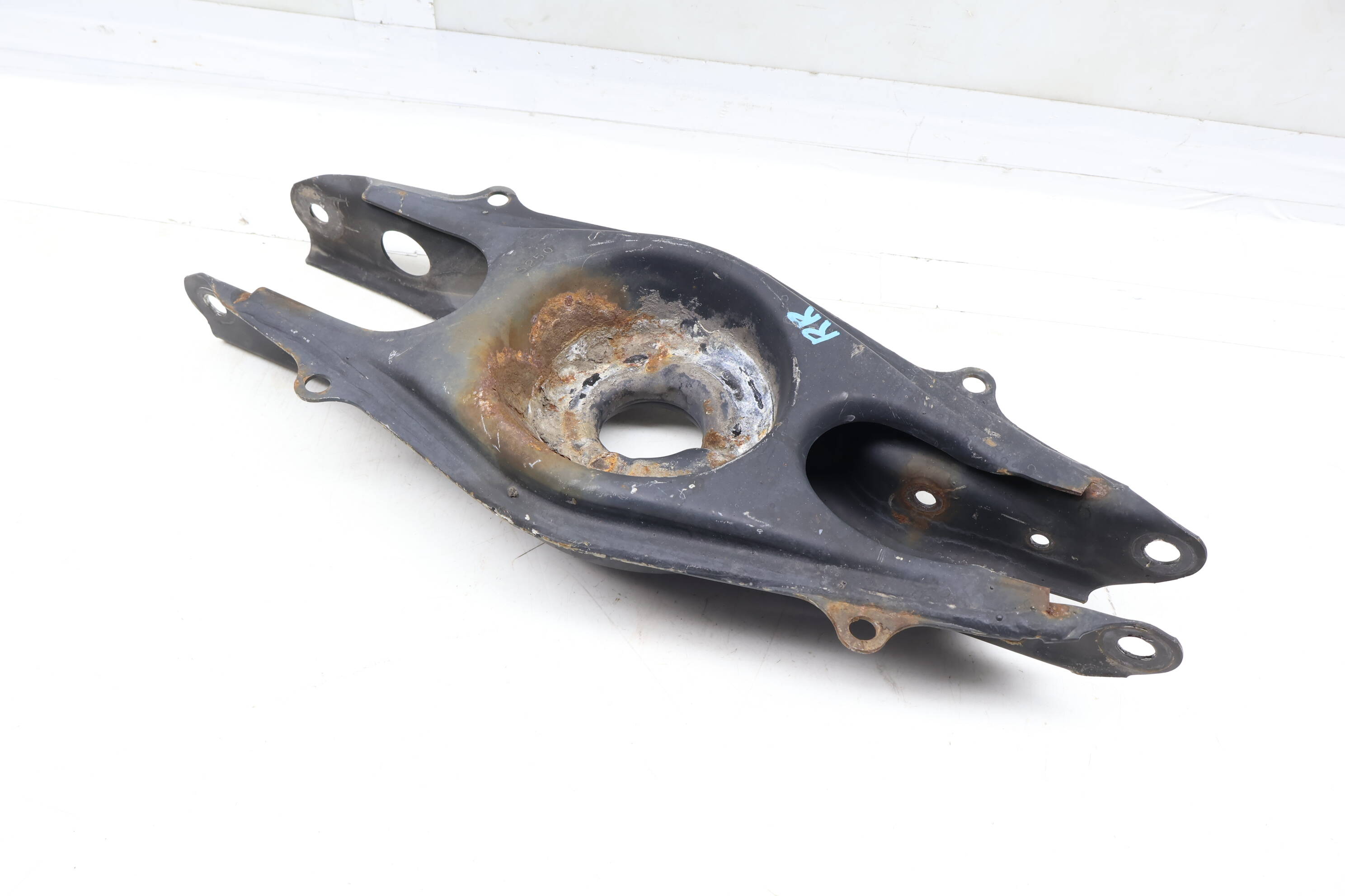 Lower Control Arm 2043503506