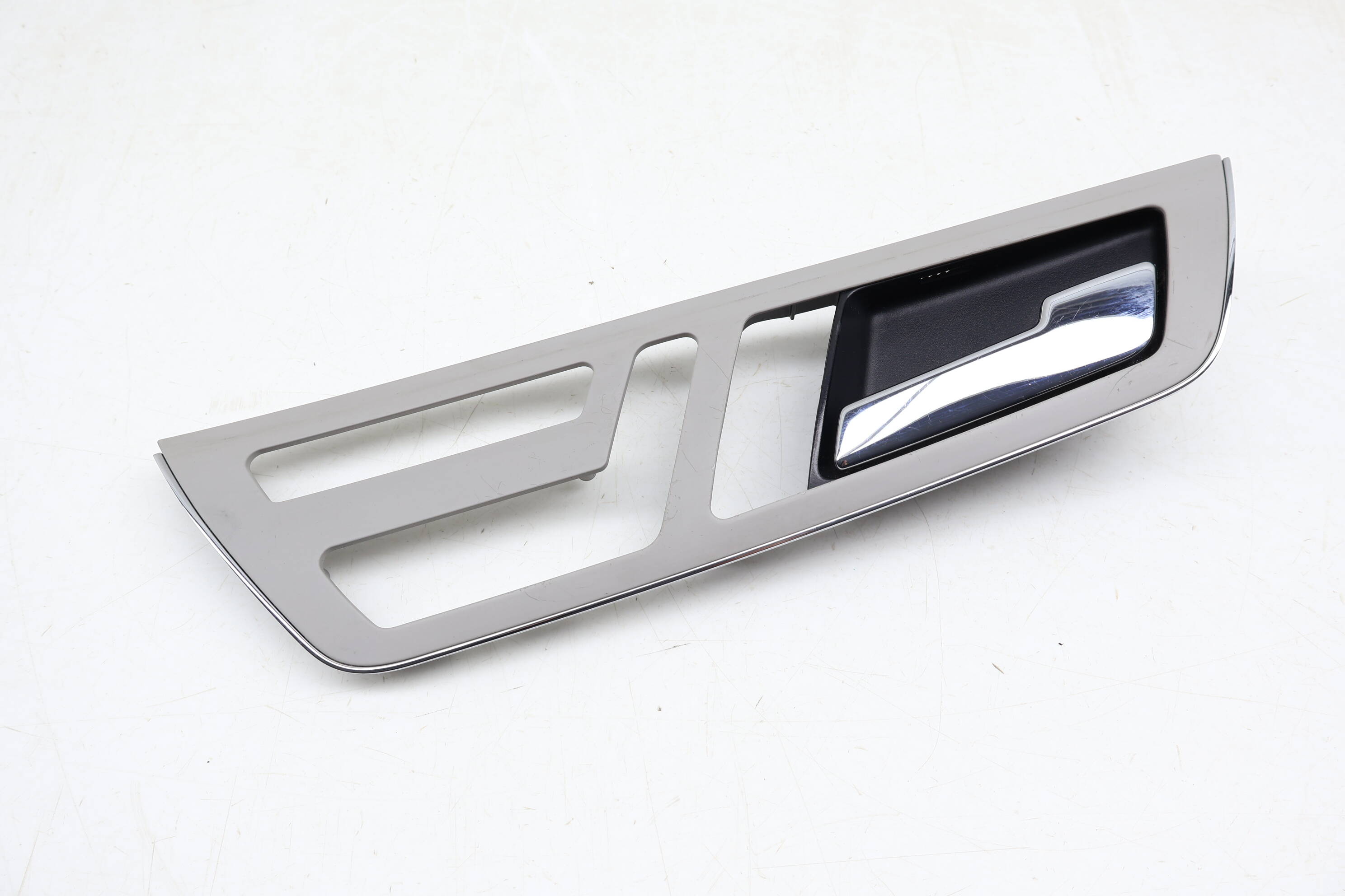 Interior Door Handle / Release 2217205848