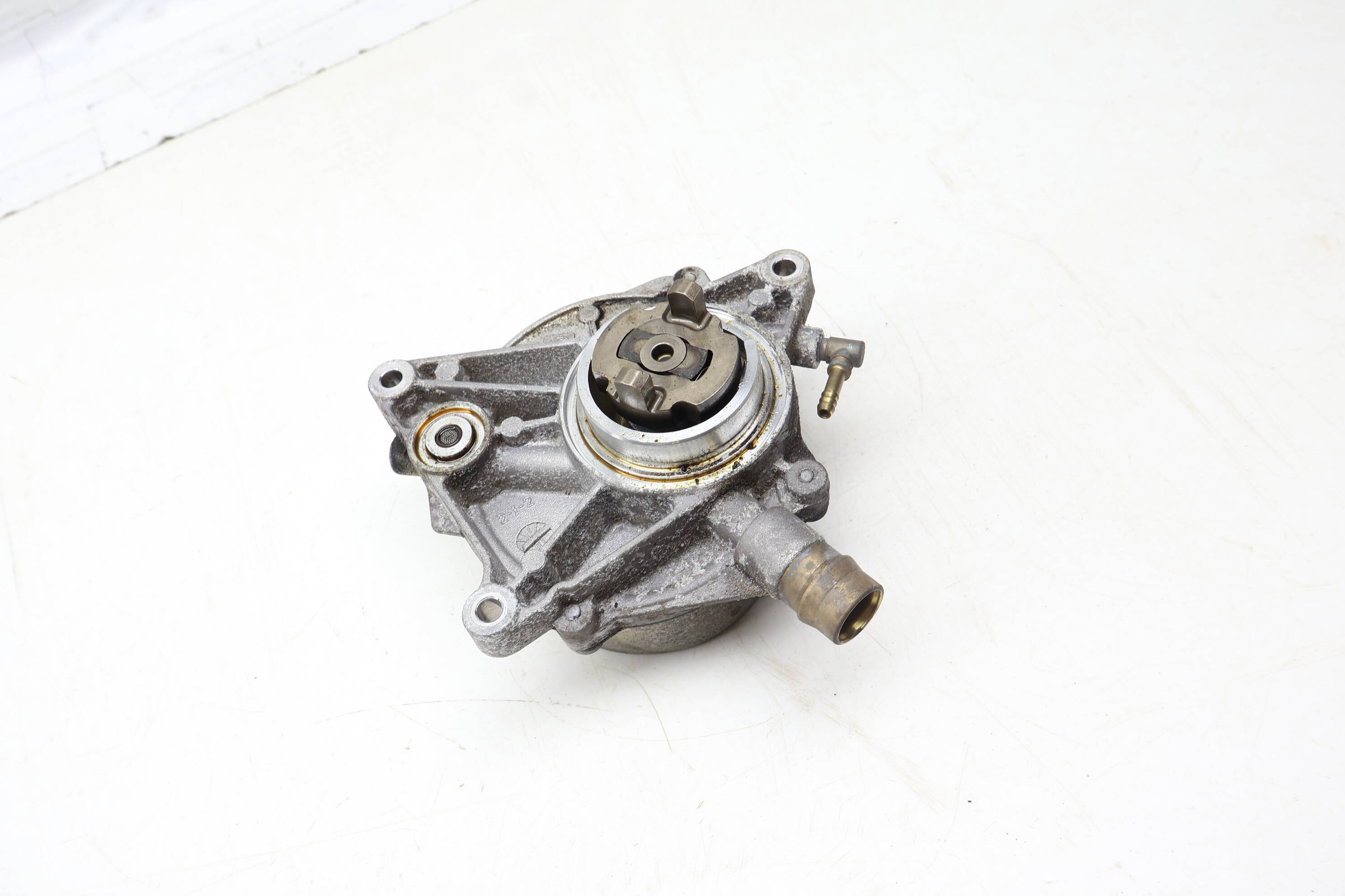 Engine Vacuum Pump 94811005006
