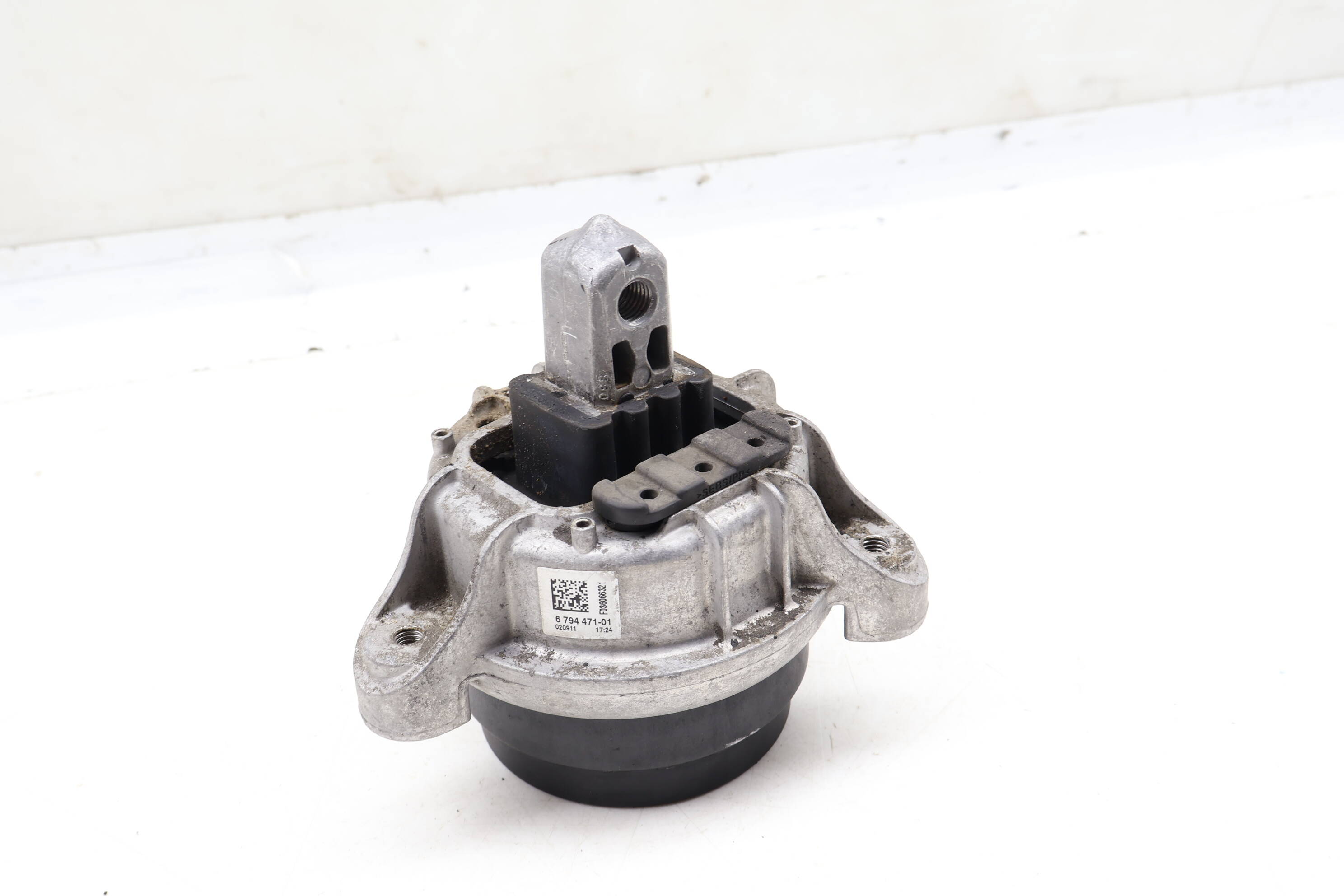 Engine&#x20;&#x2F;&#x20;Motor&#x20;Mount&#x20;22116794471