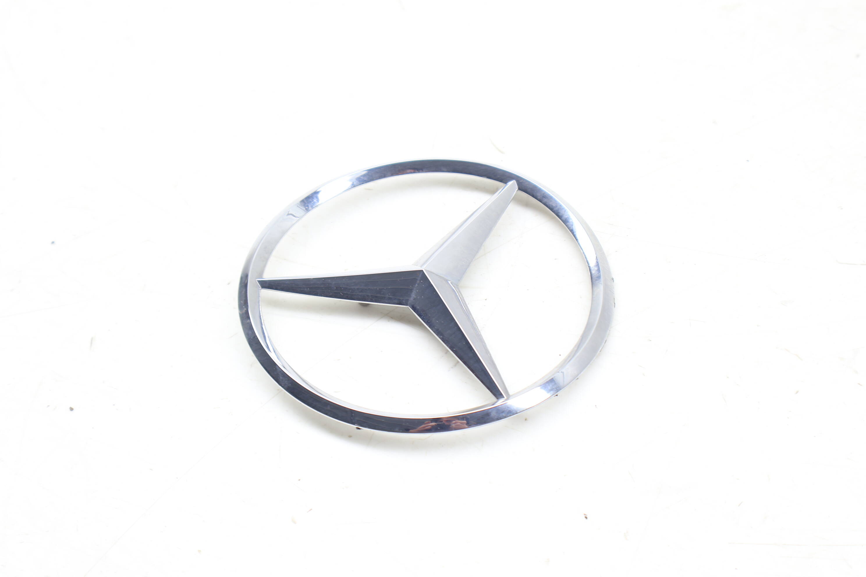 Trunk Hatch Emblem / Badge 2538170016