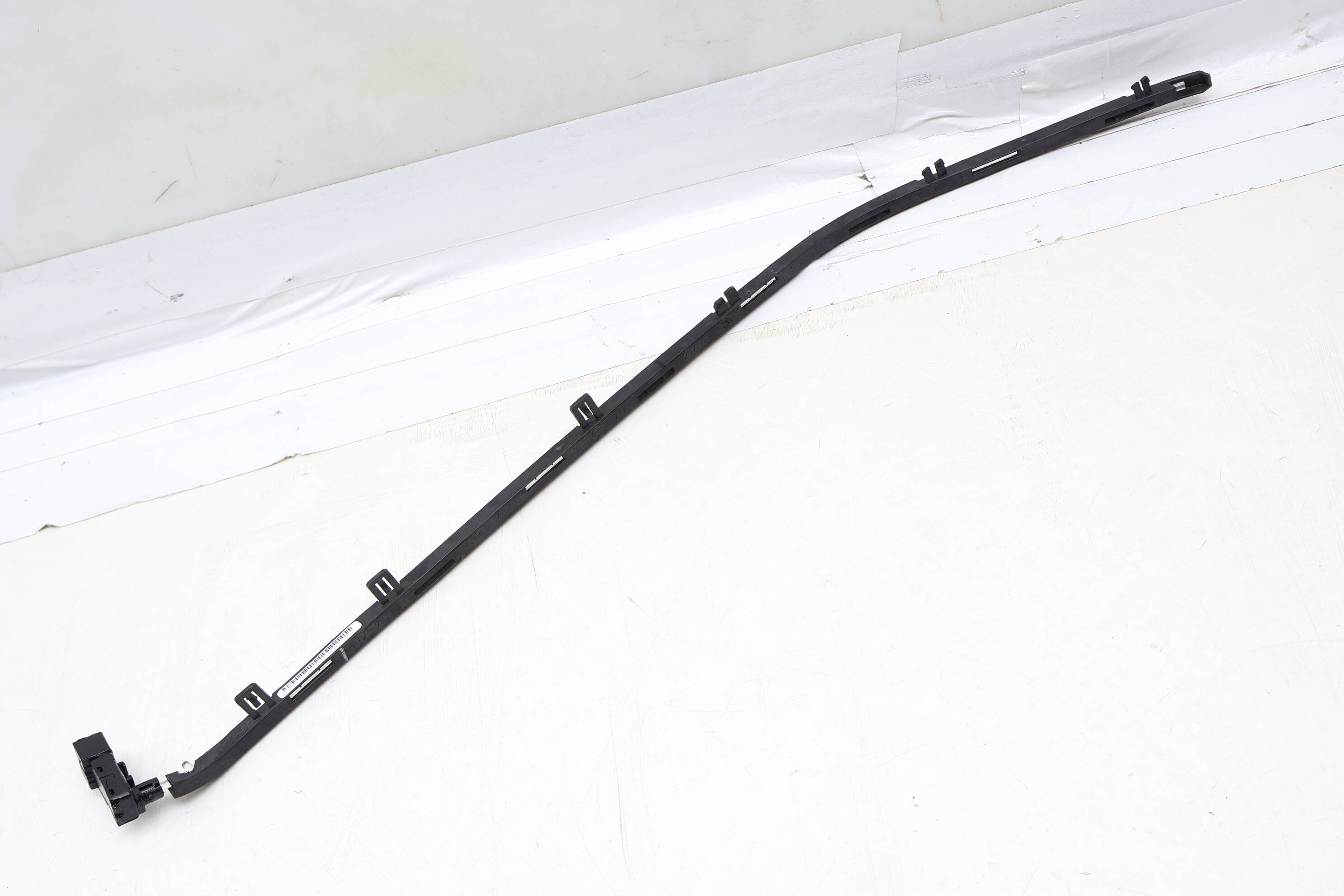 Door Panel Illumination / Light Bar 80A947168