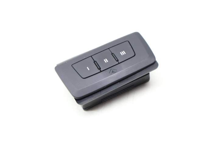 Homelink / Garage Door Opener 8V5063706 main product photo