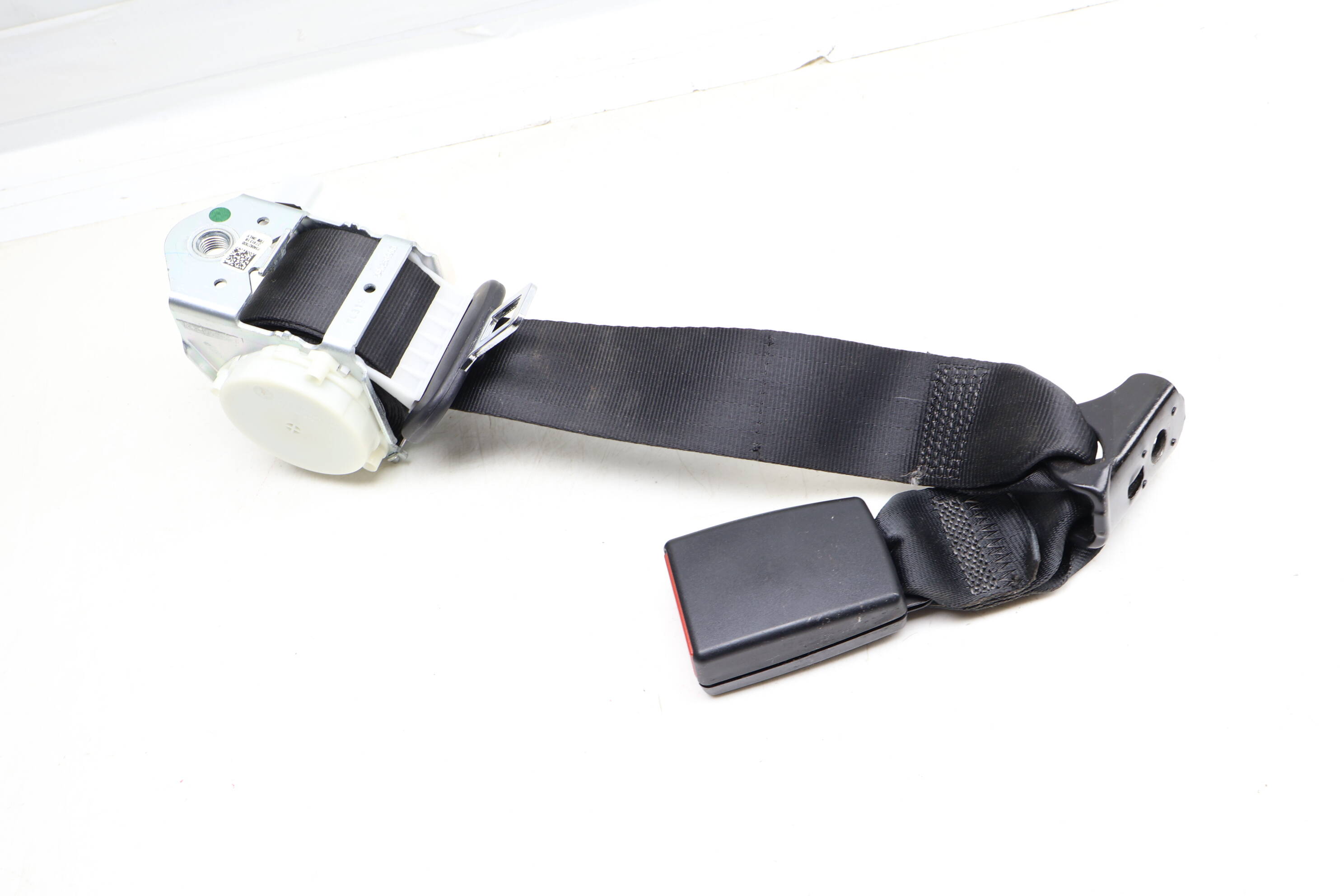 Center Seat Belt Retractor / Buckle 5C6857807D