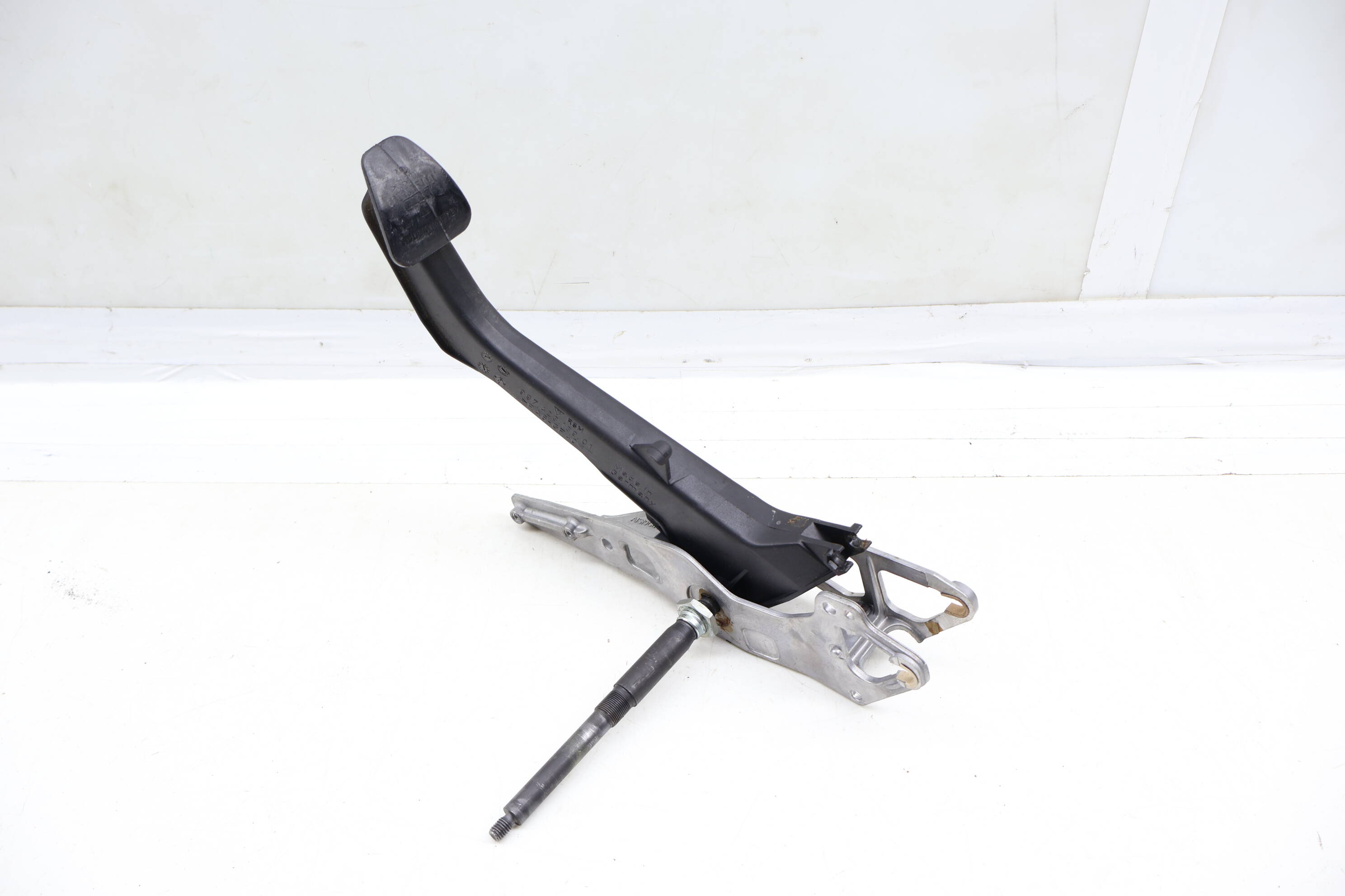 Clutch Pedal Assembly 99742313901