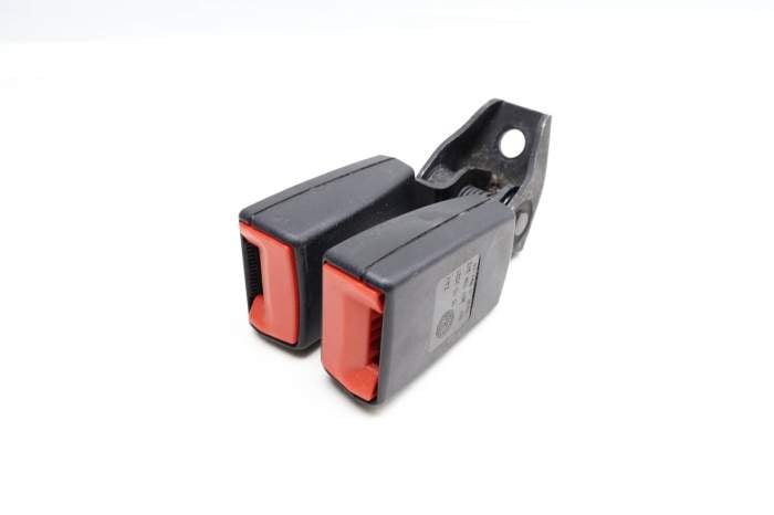 Seat Belt Buckle / Receiver (Double) 561857739 main product photo