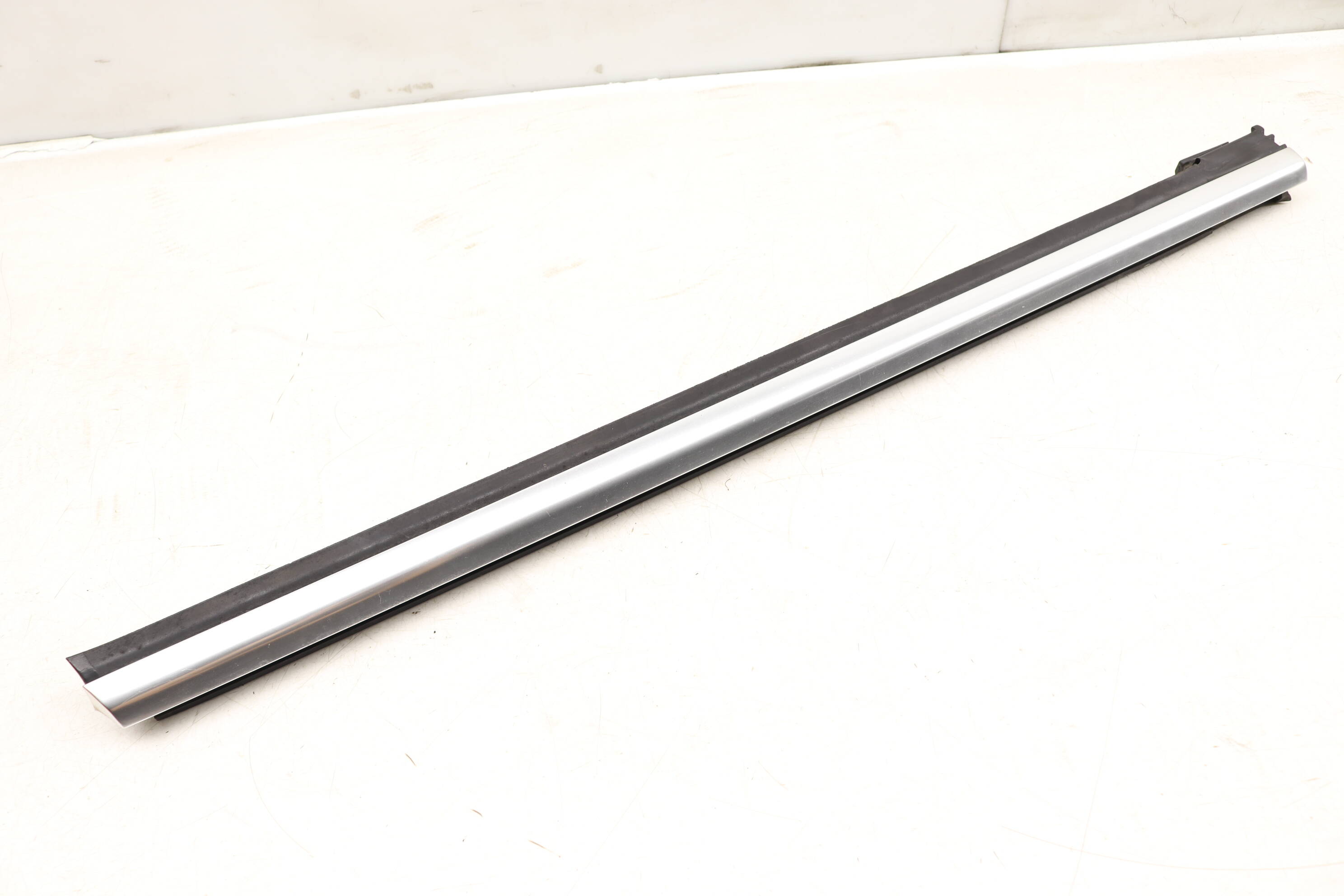 Convertible Exterior Window Slot Seal / Trim 8H0839477C