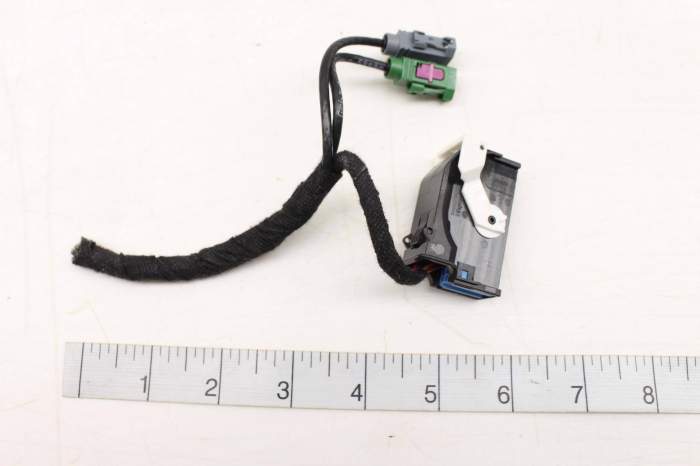 Rear View / Reverse Camera Module Wiring Harness / Connector main product photo