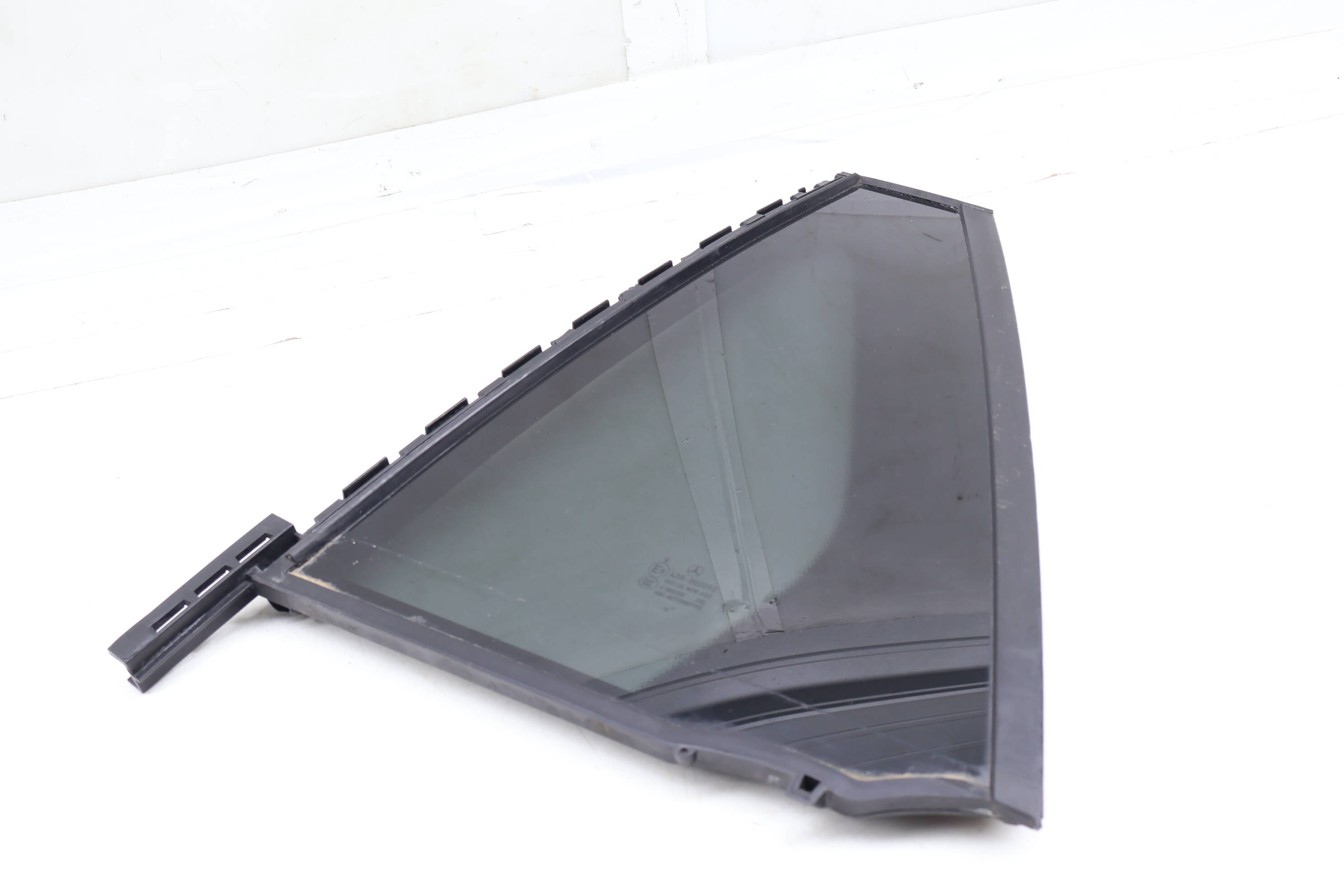 Door Quarter Window Glass 2537300300