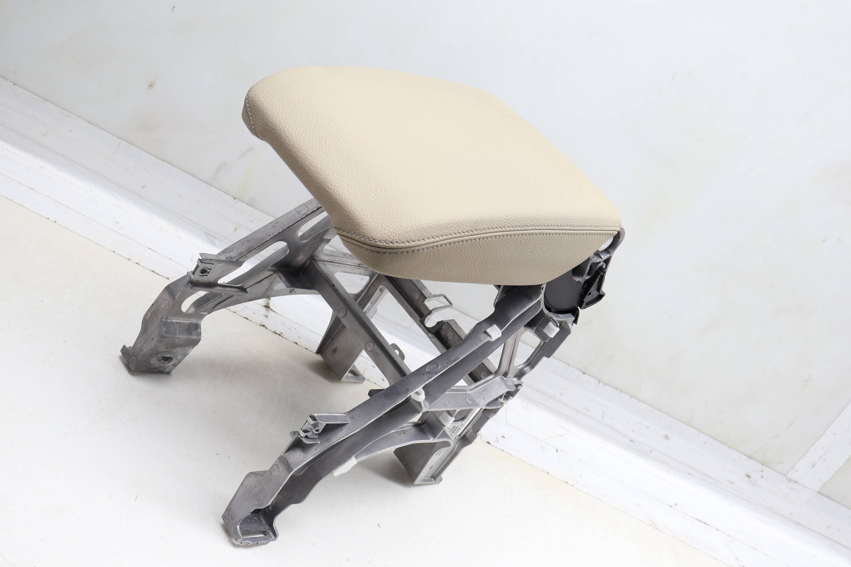 Center Armrest / Arm Rest 80A864207B