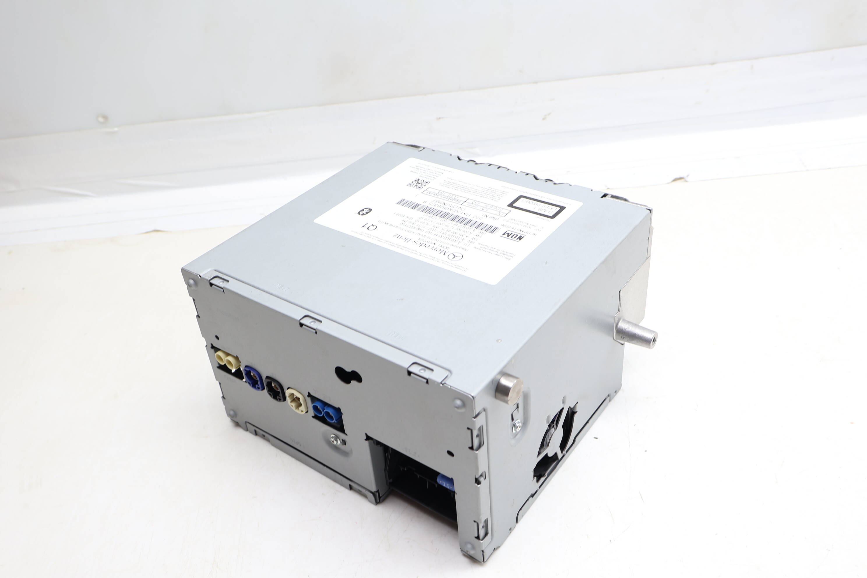 Stereo Radio Receiver Control Unit 2059003344