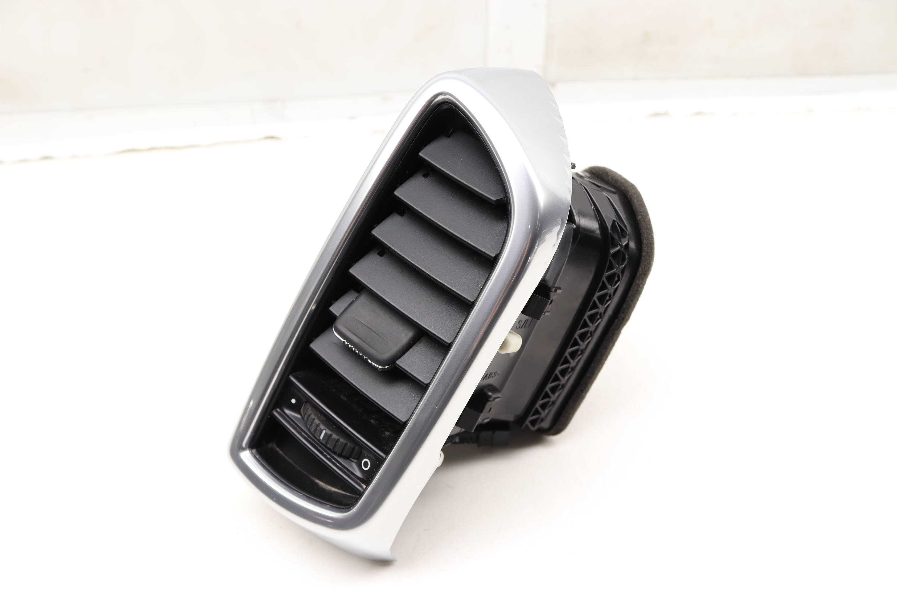 Dash Air Vent 7P5819703A 95855270301