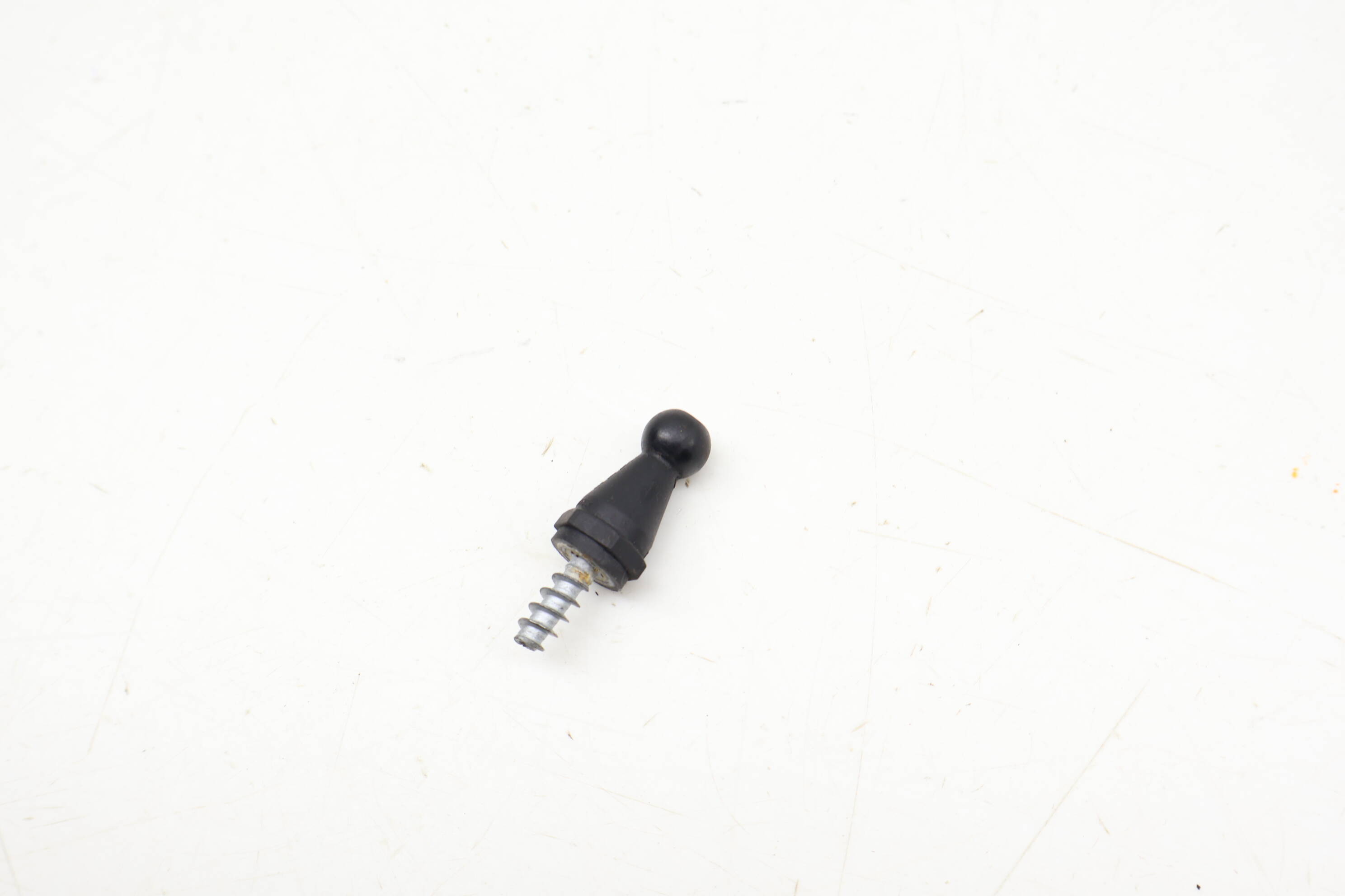 Engine Cover Ballpin / Fastener WHT007324