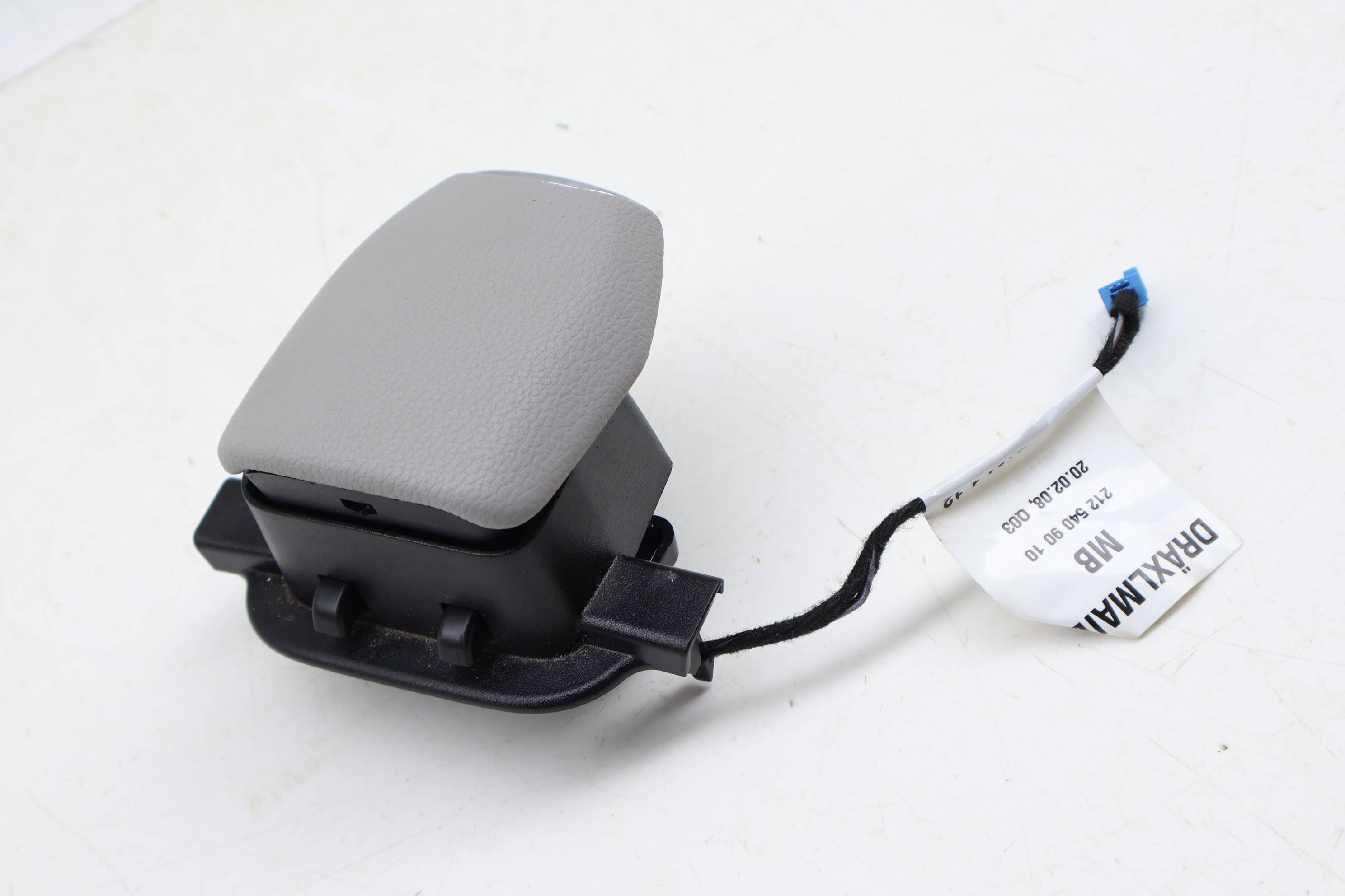 Center Console Armrest / Arm Rest Latch 2126800484