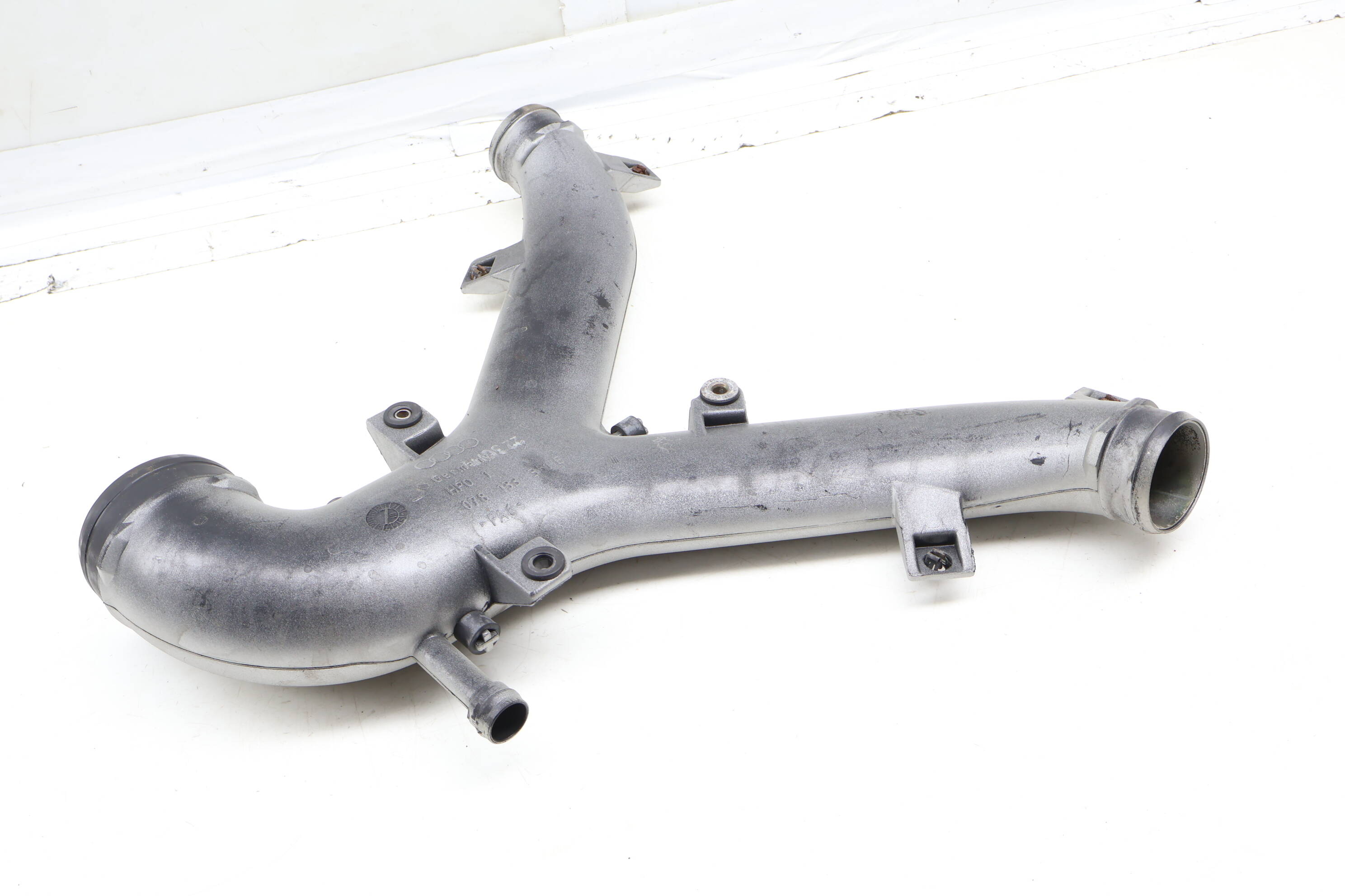 Turbo Air Intake Y-Pipe 078133351E