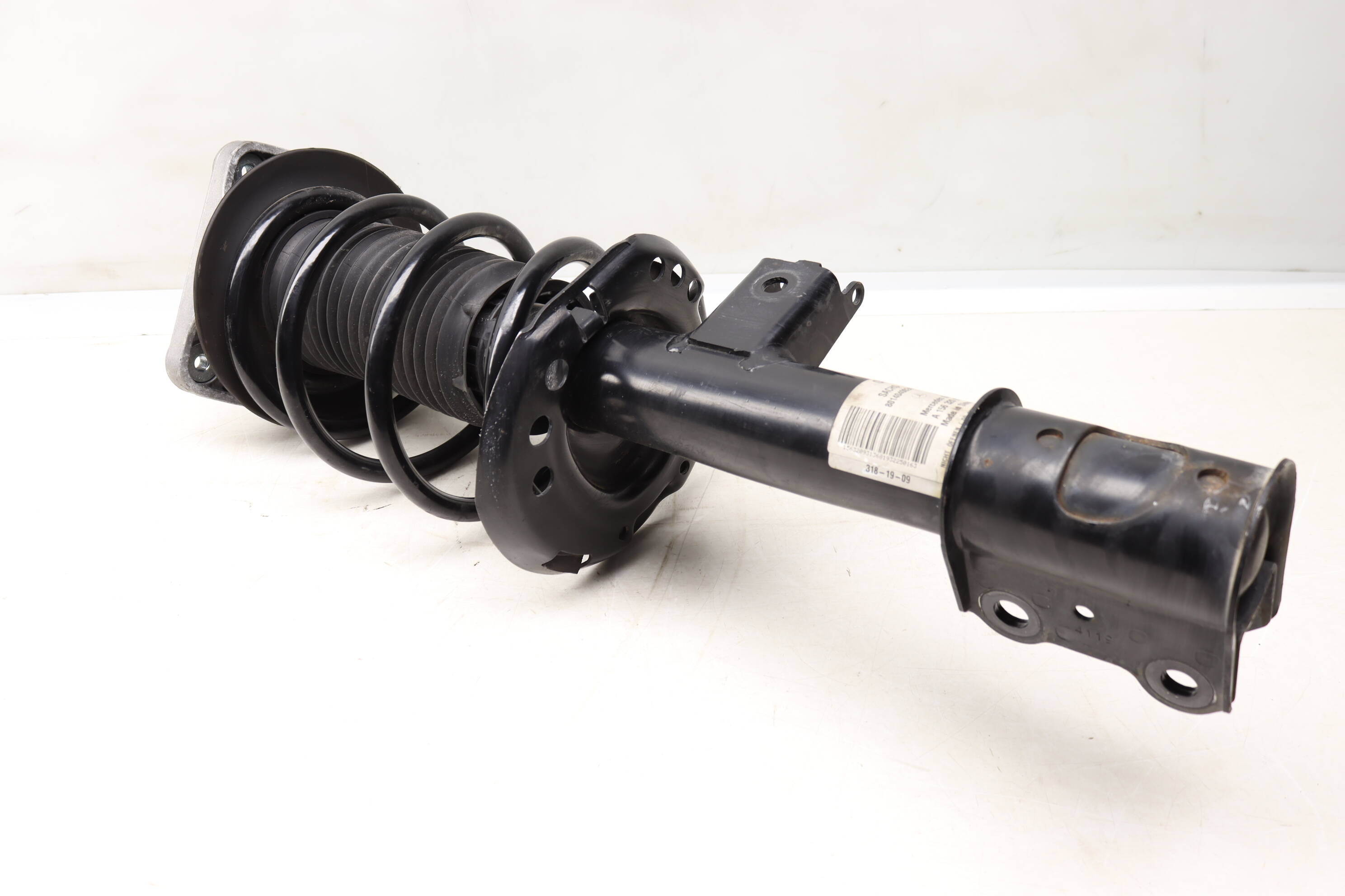 Mercedes-Benz Strut / Shock Absorber Assembly (GLA250) 1563209313