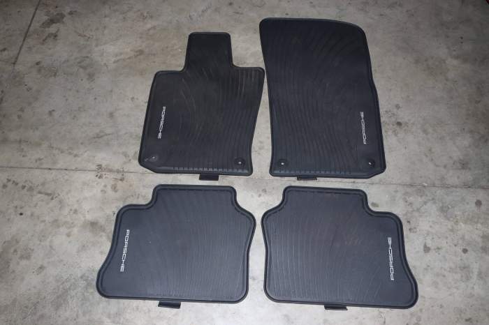 Rubber Floor Mat Set (Porsche) main product photo