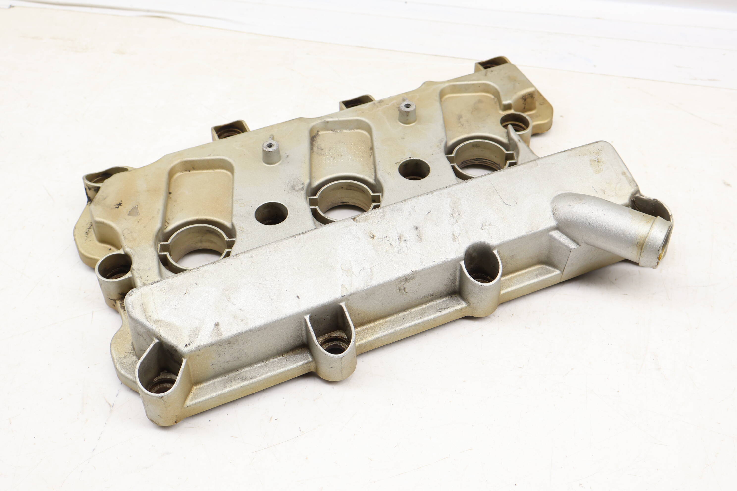 Engine Valve / Cylinder Head Cover 06E103472N 95810513600