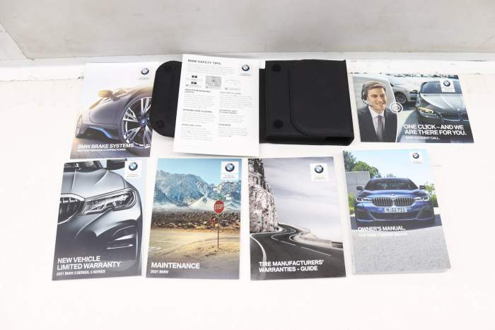 2021 Owners Manual (G30) main product photo