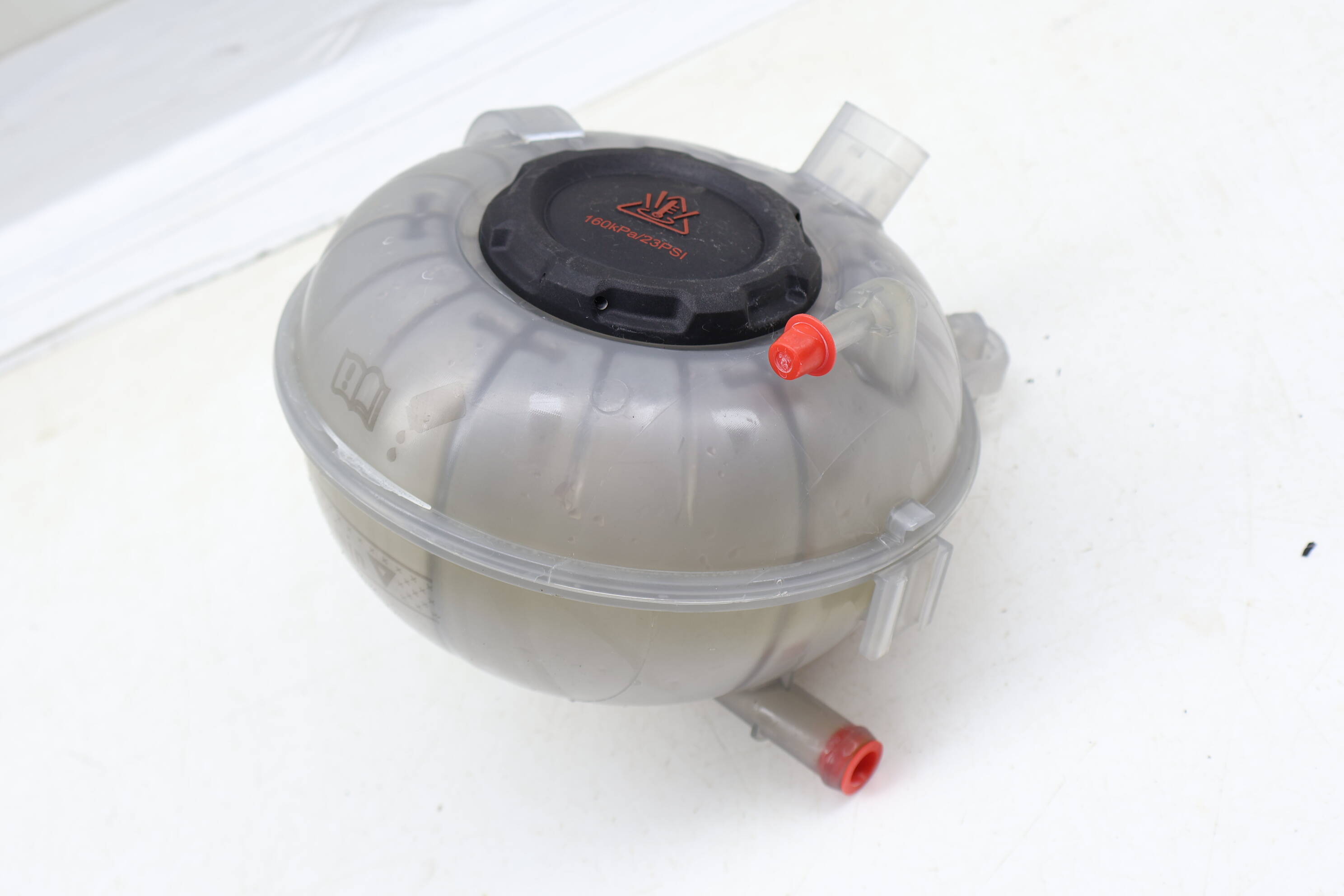 Coolant Reservoir / Tank / Bottle 5QM121407E