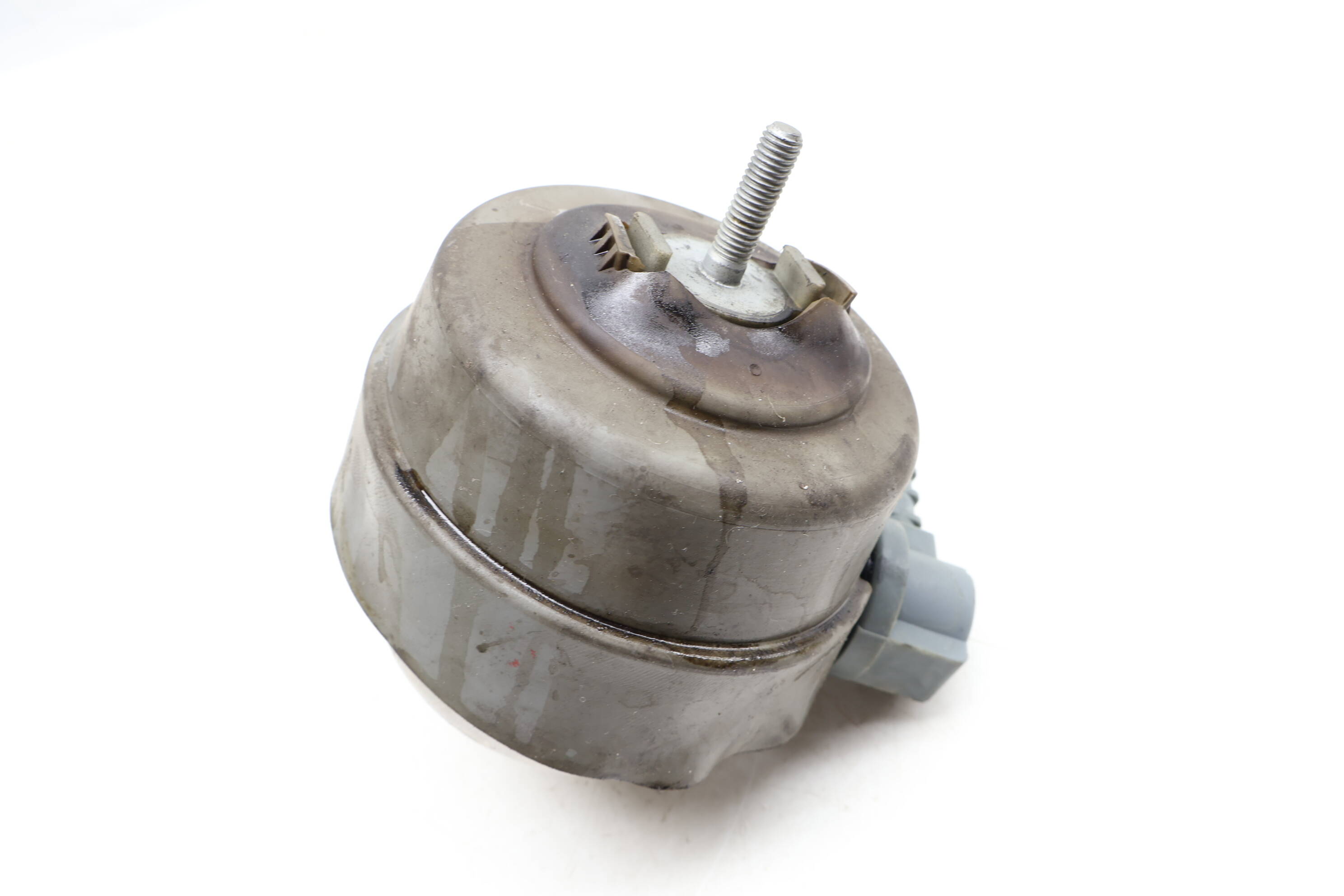 Hydraulic&#x20;&#x2F;&#x20;Electric&#x20;Engine&#x20;Mount&#x20;8E0199379BJ