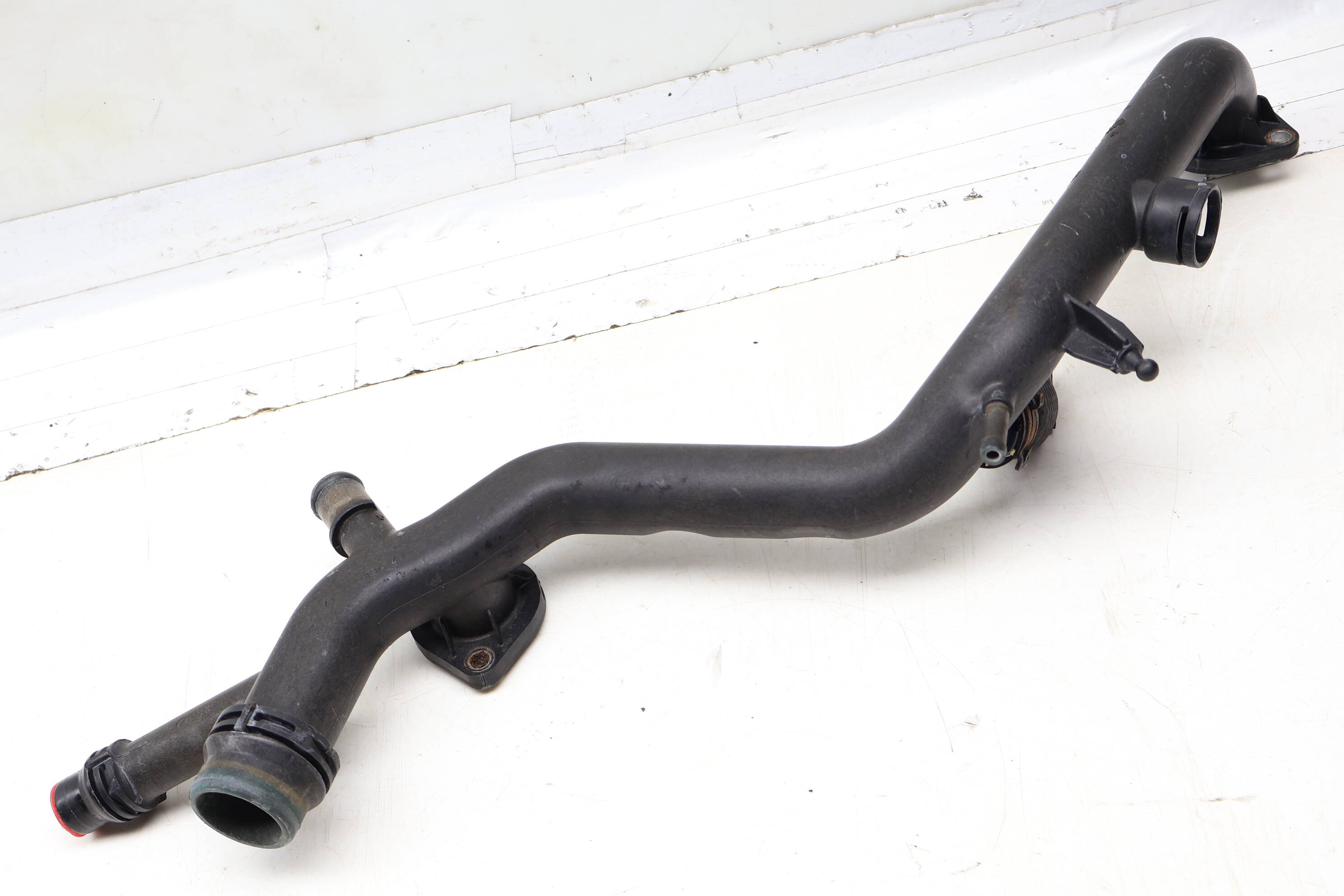 Engine Cylinder Head Coolant Pipe / Tube 06E121045E