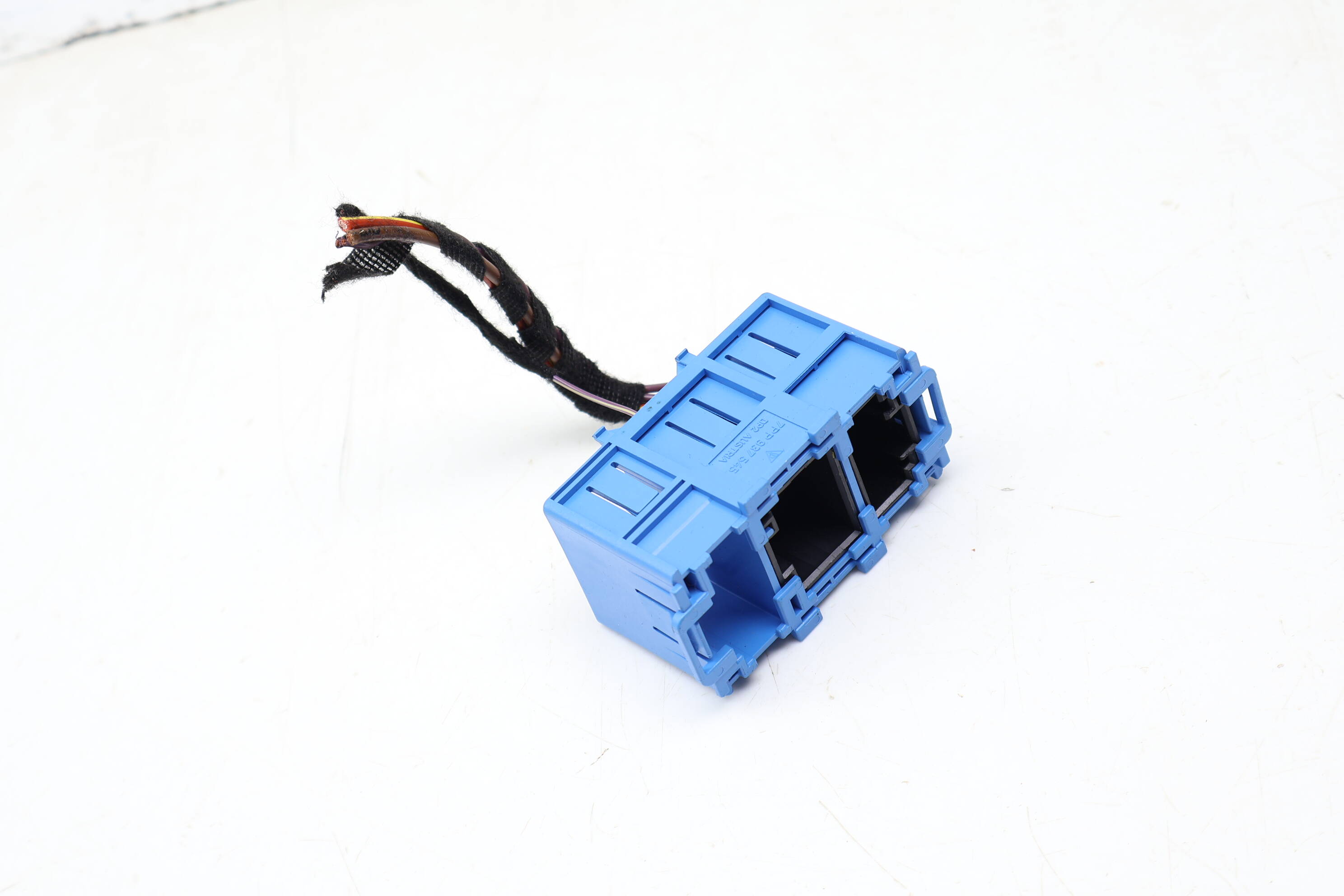 B Pillar Wiring Connector / Pigtail 7PP937545 97061011900