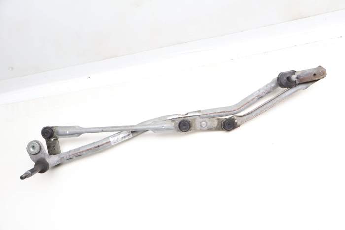 Windshield Wiper Transmission / Bracket 8U1955023 main product photo