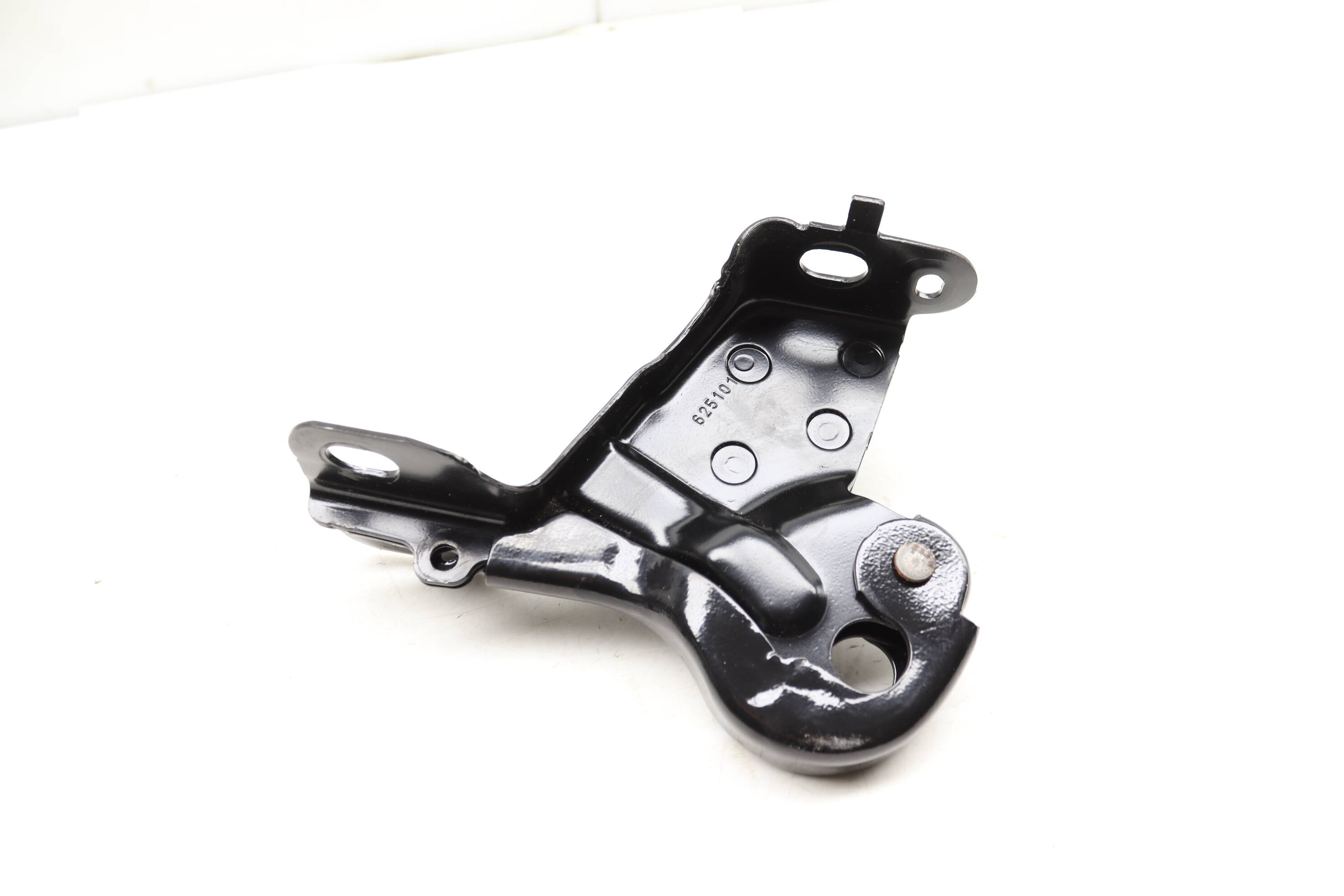 Seat&#x20;Latch&#x20;Bracket&#x20;Mount&#x20;2049200024