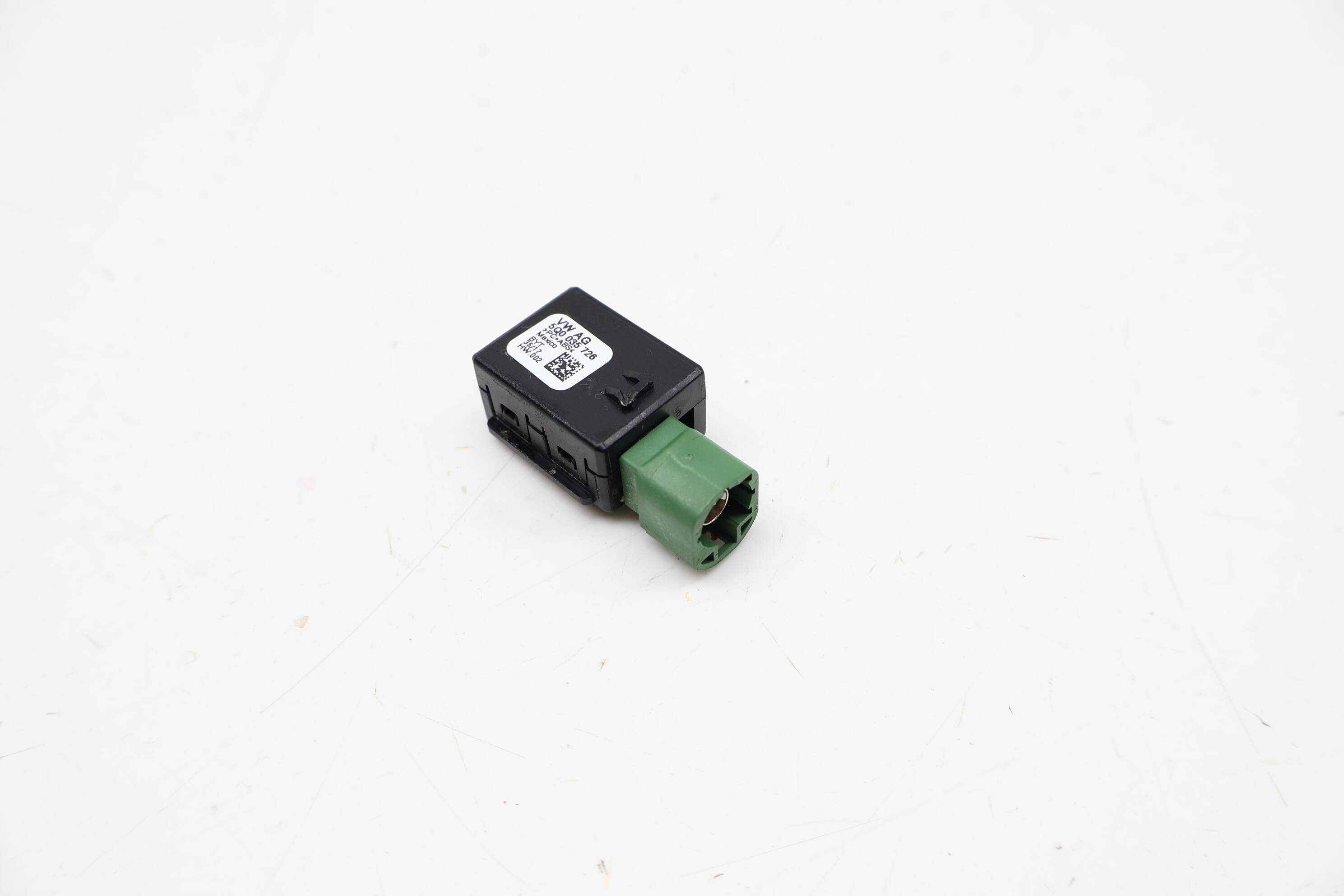 Usb Port / Connector 5Q0035726