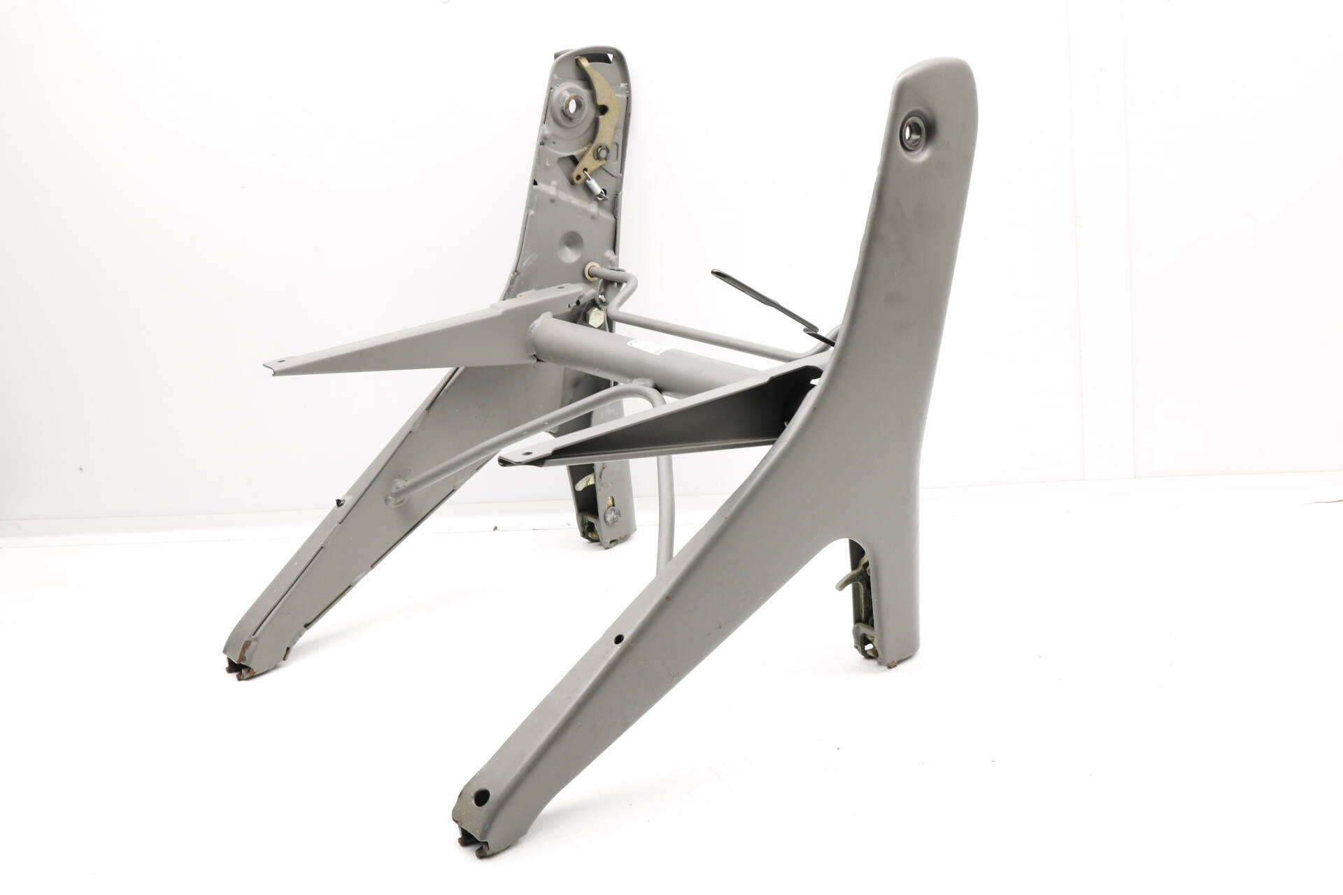 2Nd Row Seat Frame 7D1883061B