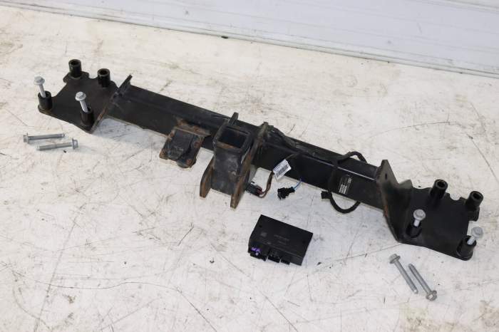 Bumper Reinforcement / Trailer Hitch Kit 4M0803881A main product photo